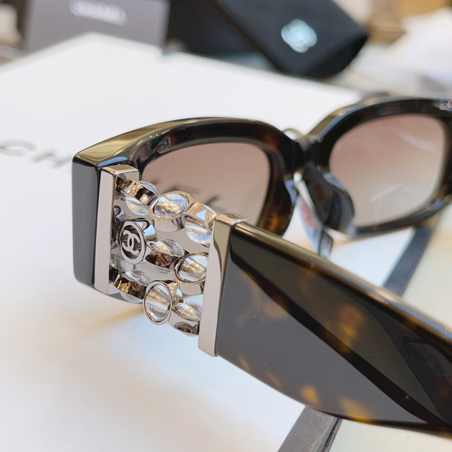 ，【CHANE*】香奈儿新款太阳镜 高品质✨，MODEL：5544-A，SIZE：53口17-140