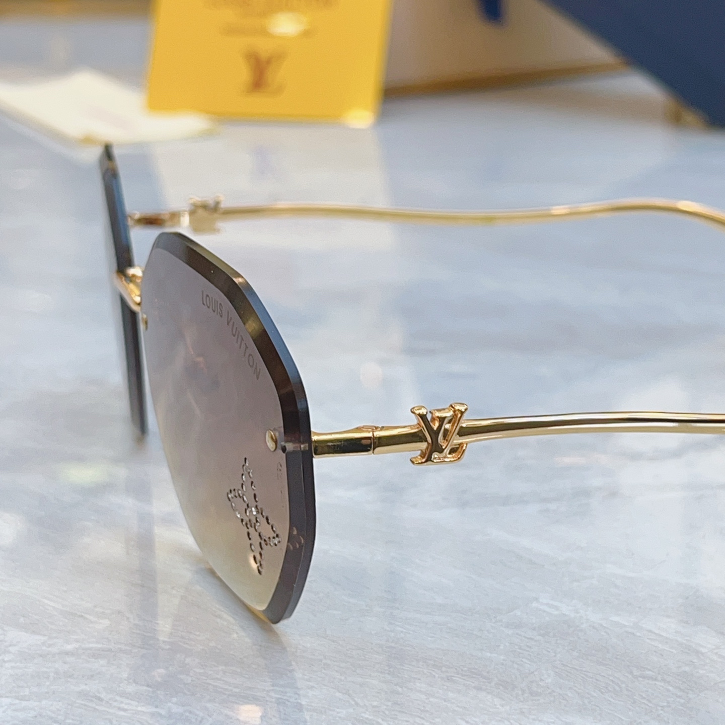 ，【LOUIS VUITTO*】路易*威登新款太阳镜，MODEL：Z1665LU，SIZE：63口17-