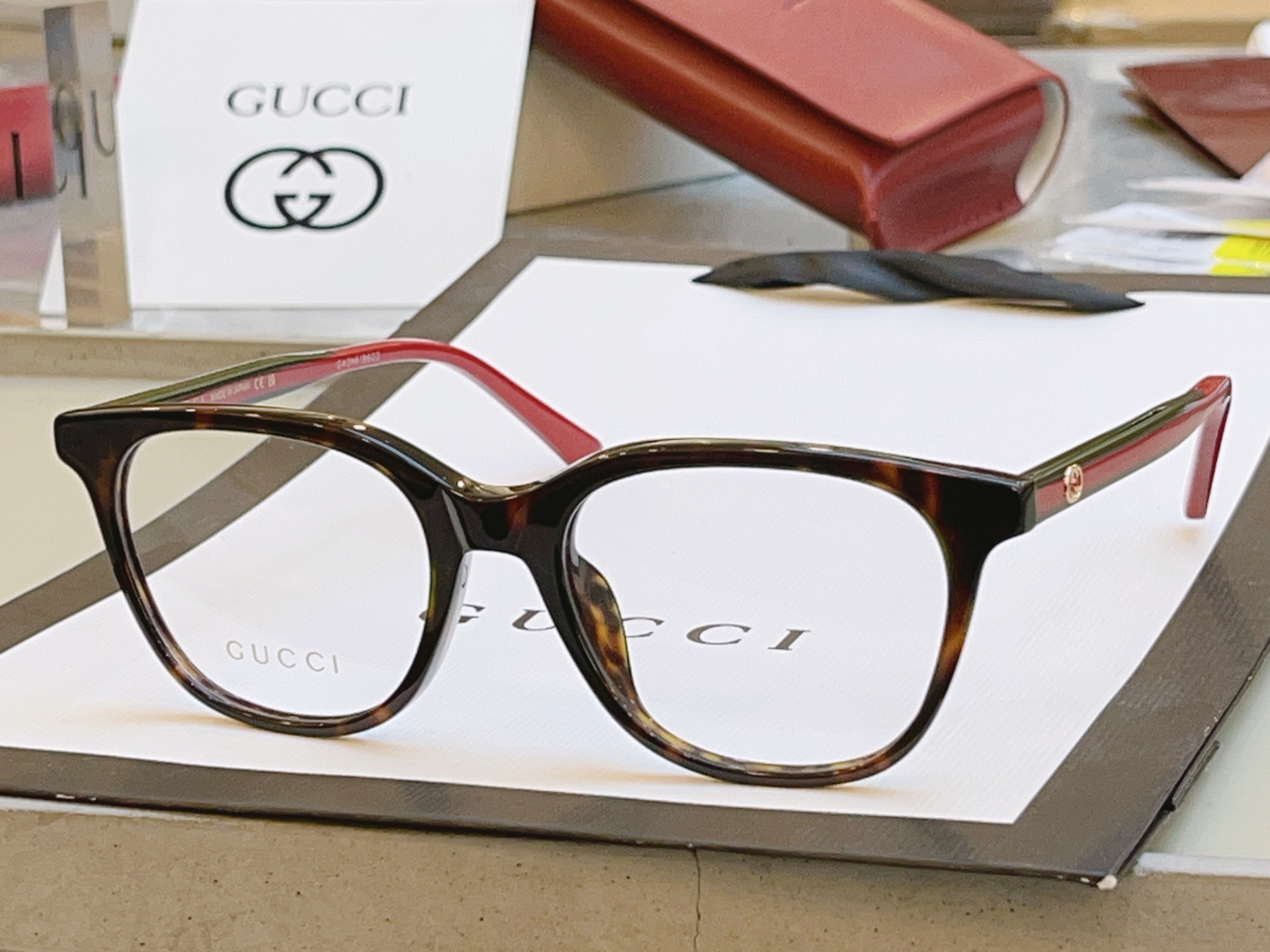 ，【GUCC*】古*驰新款眼镜架，MODEL：GG1864O，SIZE：50口18-145