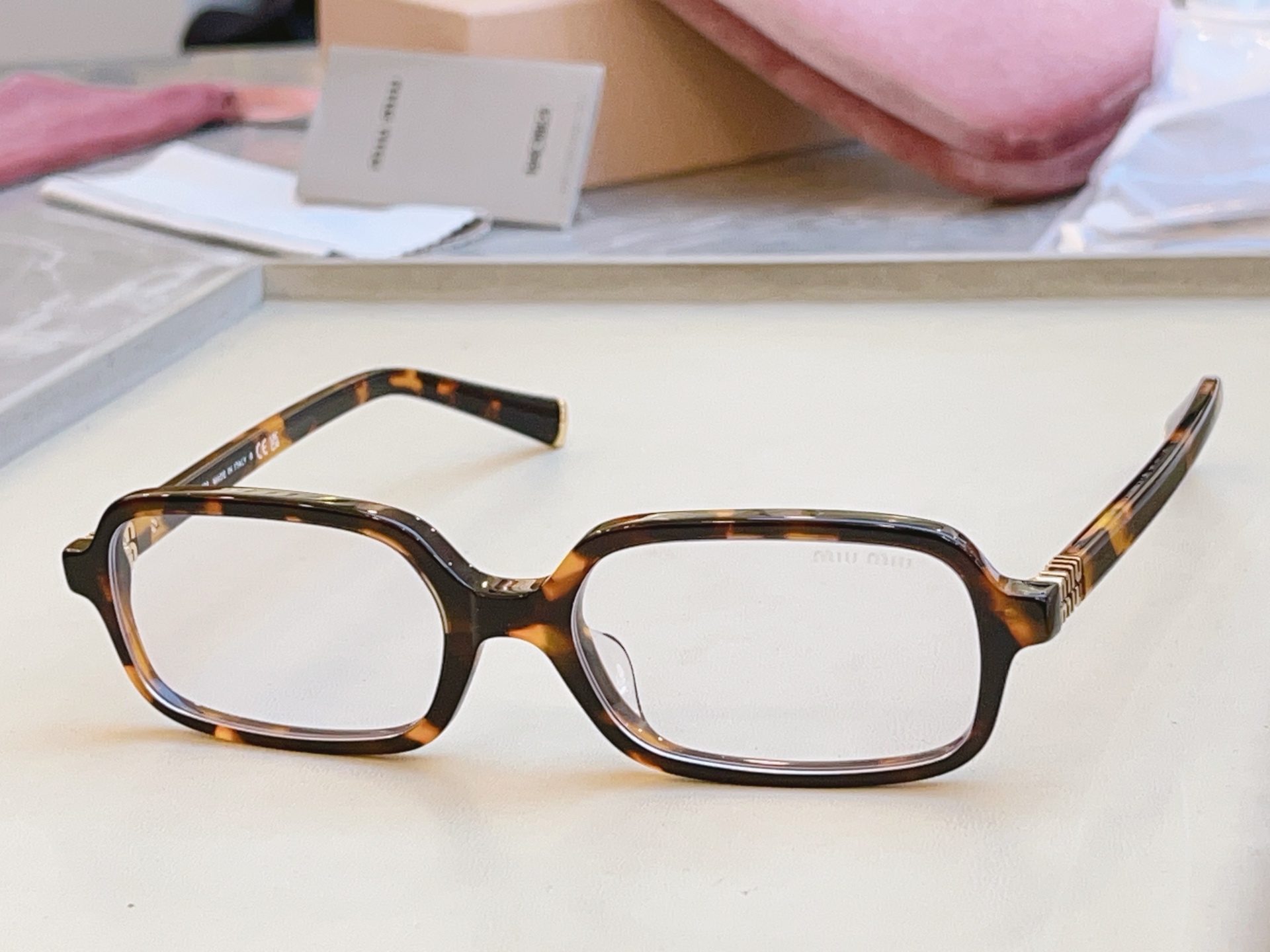 ，【MIUMI*】缪*缪新款太阳镜🕶️ 高版本✨，Mod：SMU 11Z-F，SIZE:52口15-14