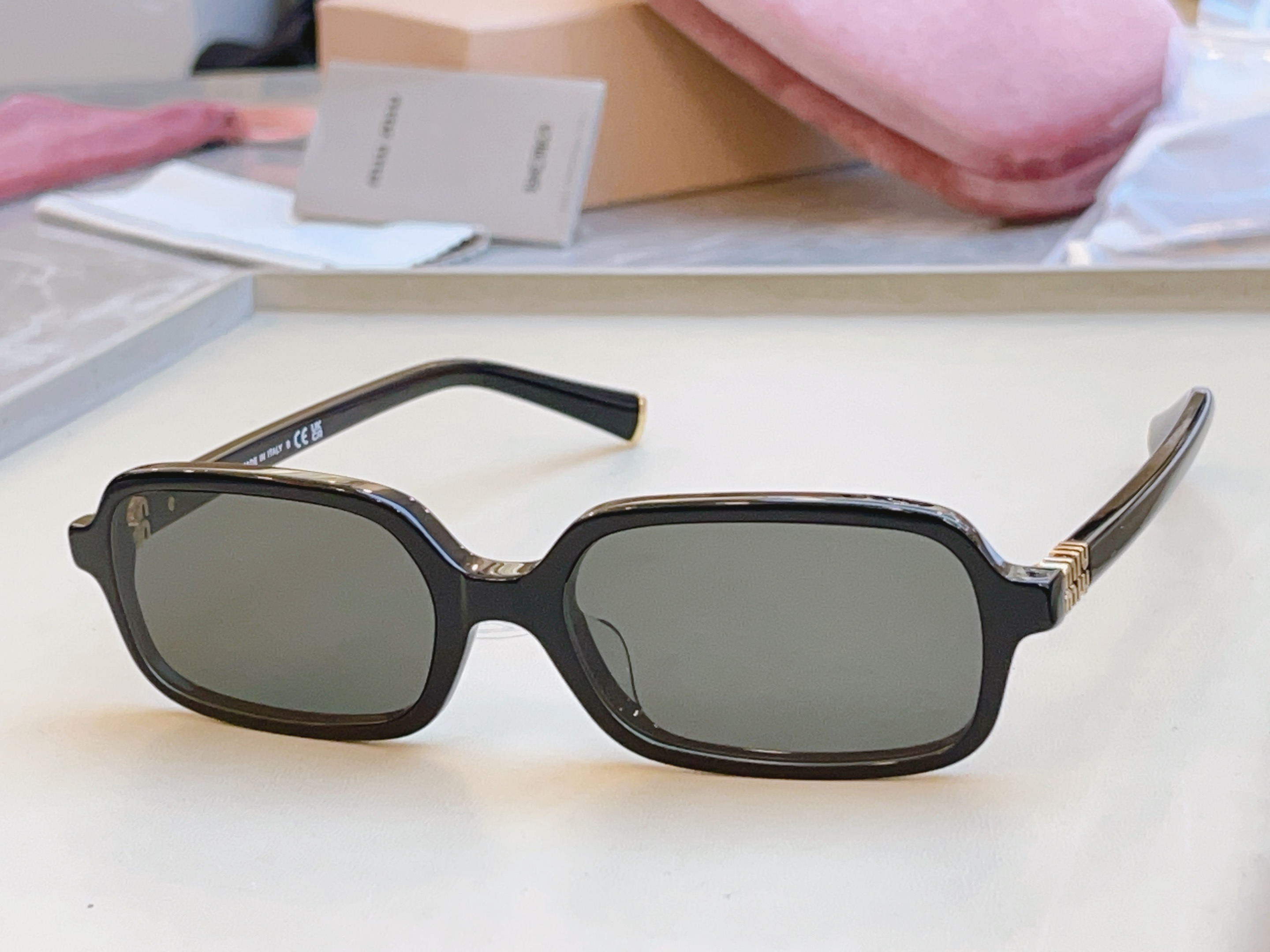 ，【MIUMI*】缪*缪新款太阳镜🕶️ 高版本✨，Mod：SMU 11Z-F，SIZE:52口15-14