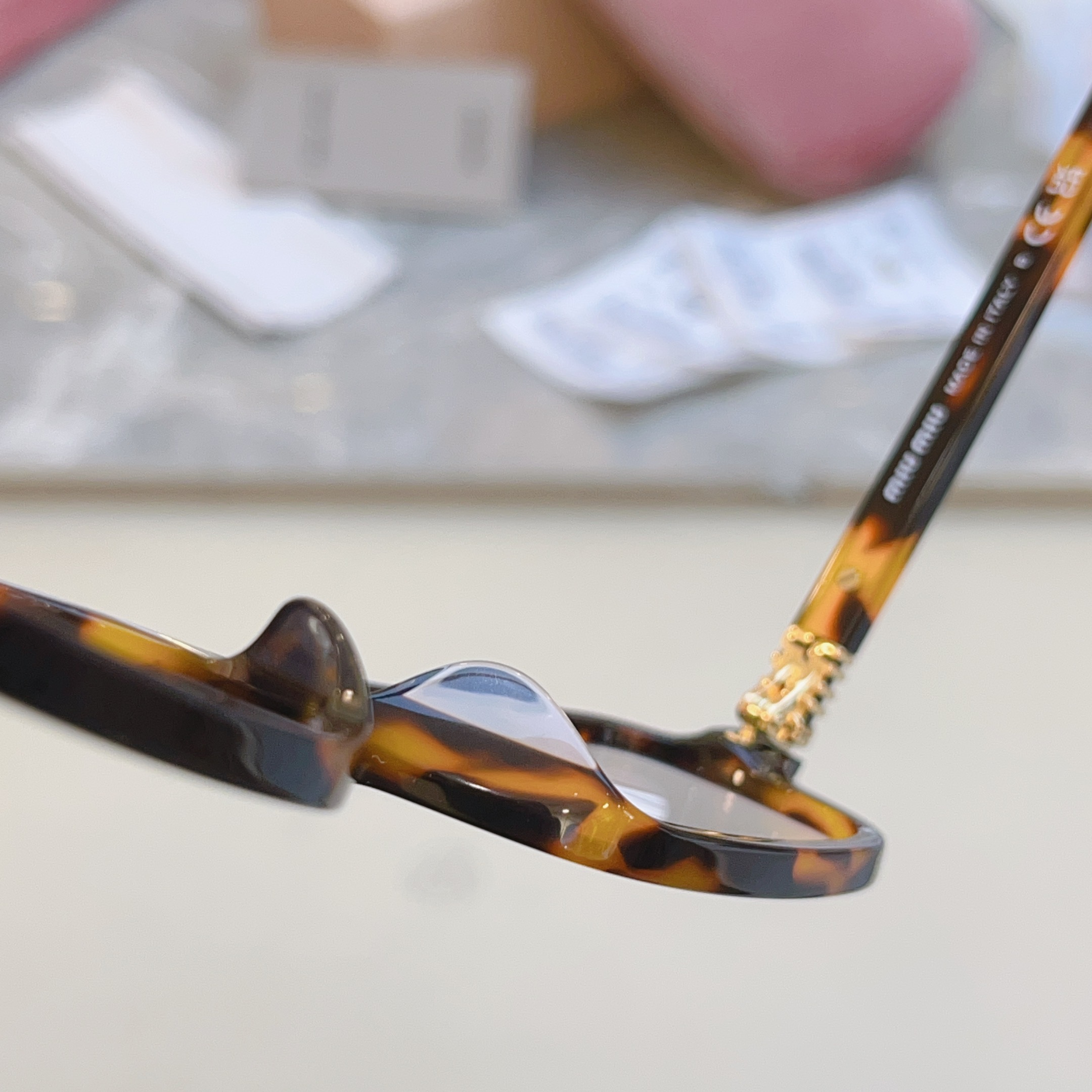 ，【MIUMI*】缪*缪新款太阳镜🕶️ 高版本✨，Mod：SMU 11Z-F，SIZE:52口15-140