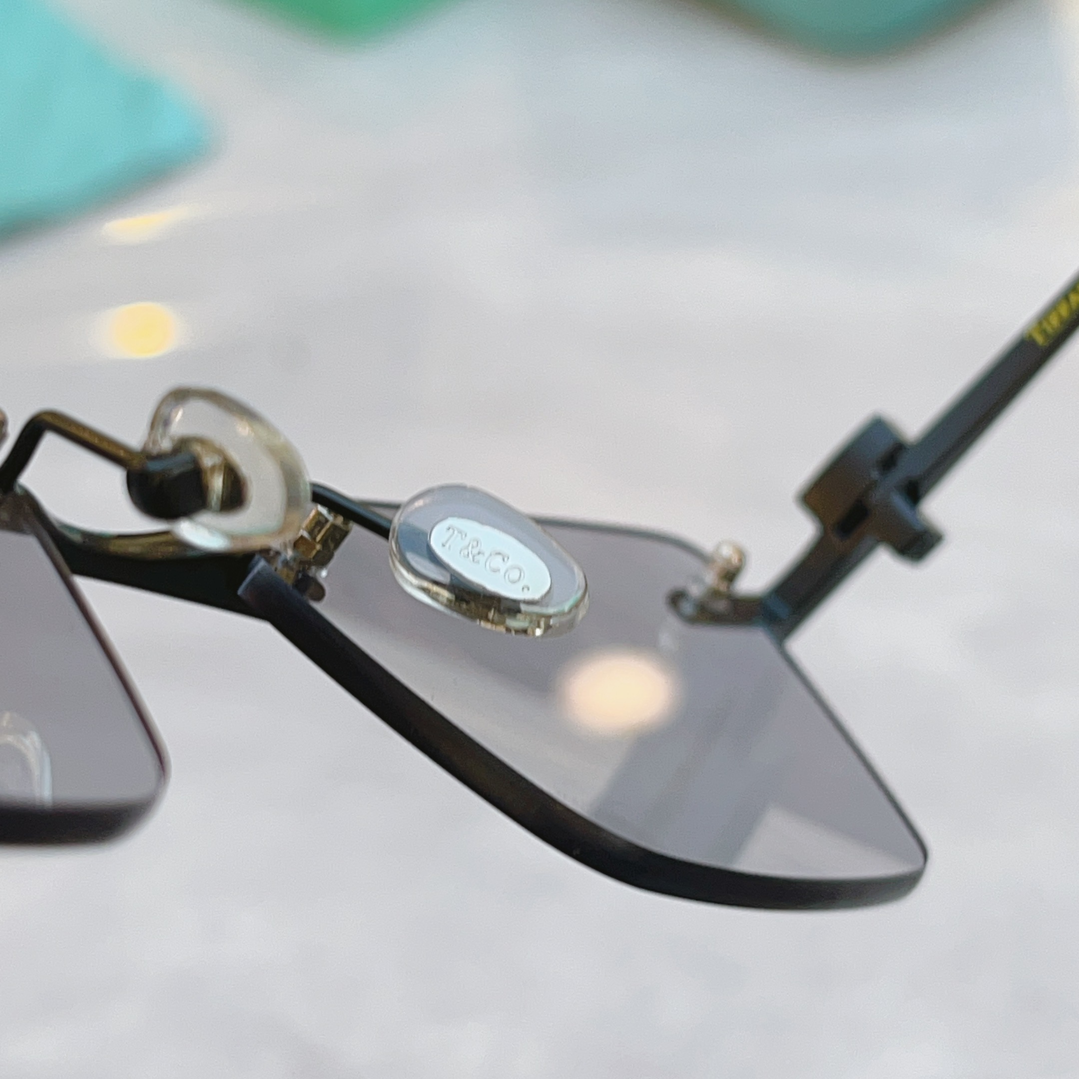 ，【Tiffany & Co.】蒂芙*尼新款太阳镜，Mod：TF2018L，Size：58口18-140