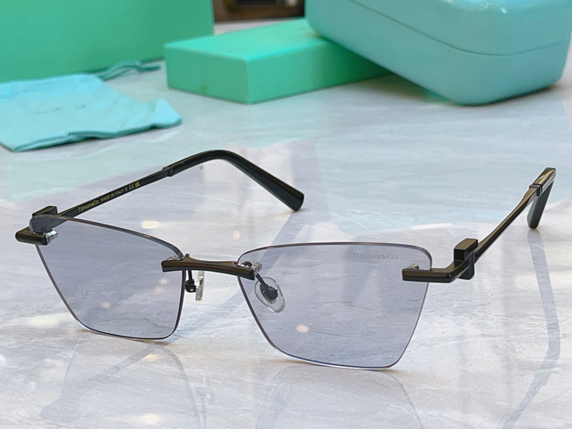 ，【Tiffany & Co.】蒂芙*尼新款太阳镜，Mod：TF2018L，Size：58口18-140