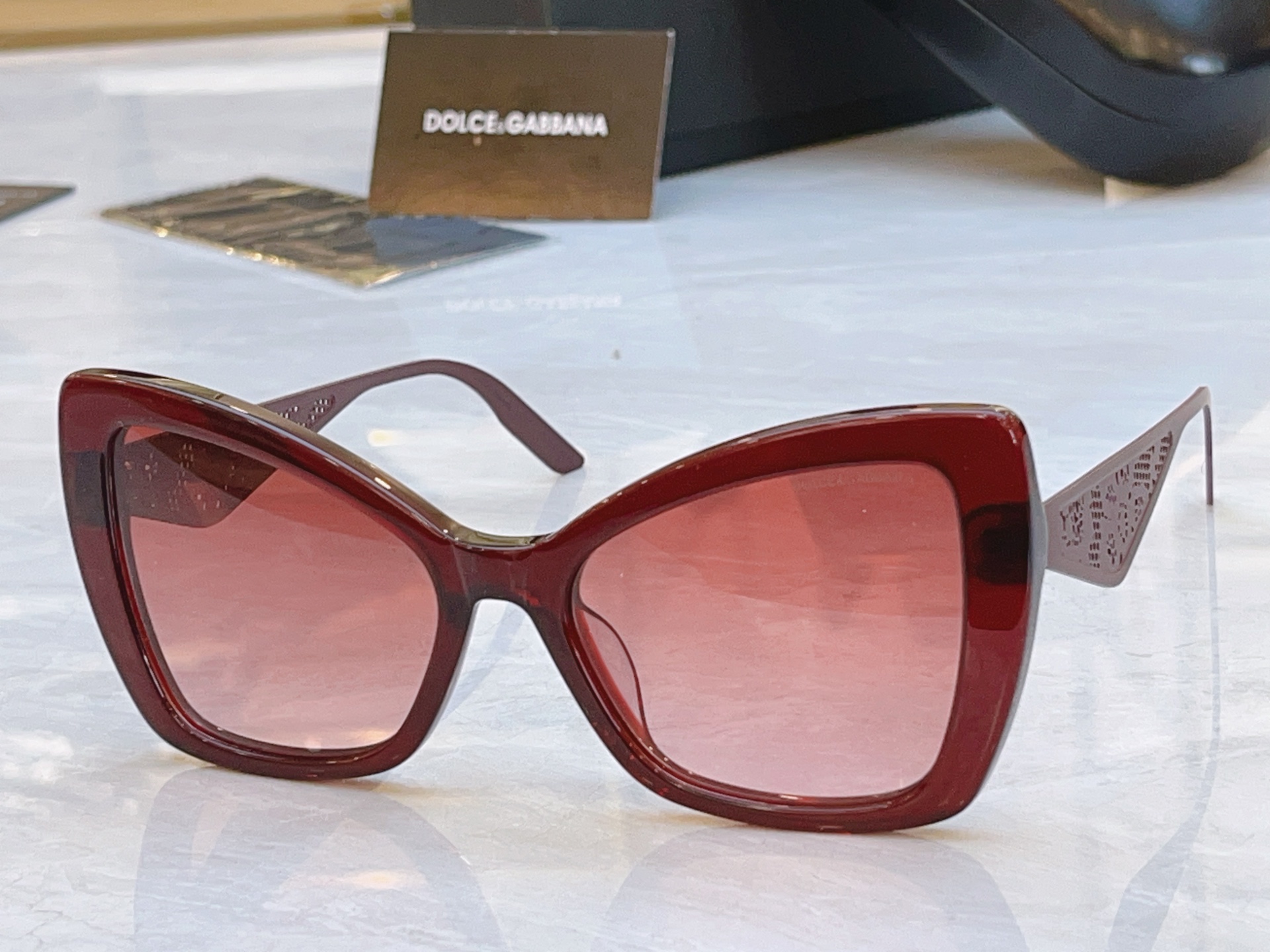 ，【DOLCE & GABBAN*】D*G新款太阳镜，MODEL：DG6691，SIZE：55口19-1