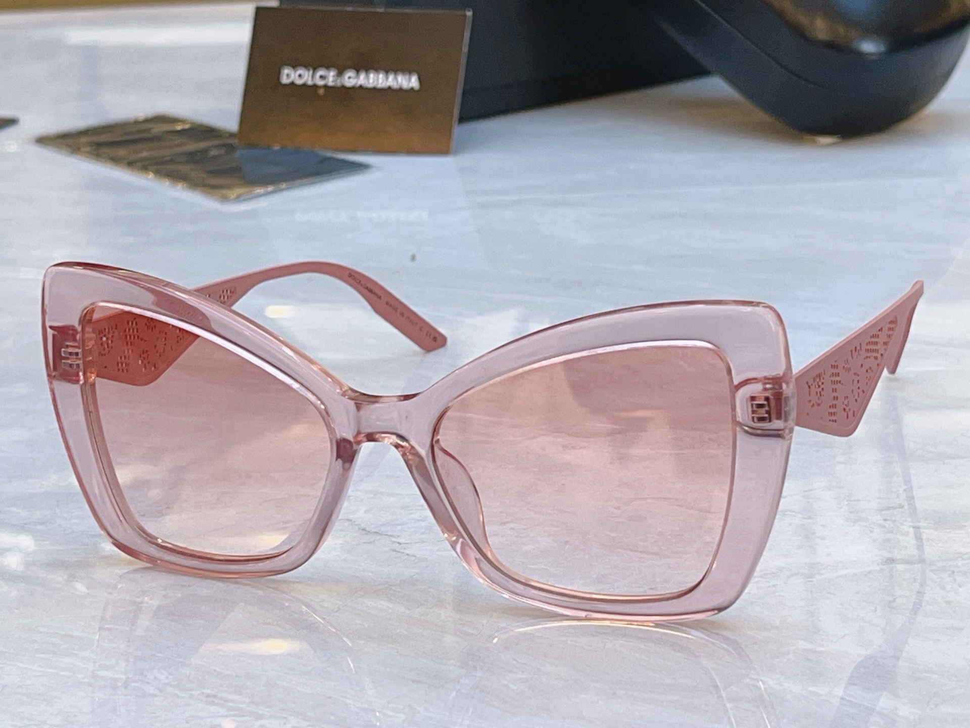 ，【DOLCE & GABBAN*】D*G新款太阳镜，MODEL：DG6691，SIZE：55口19-1