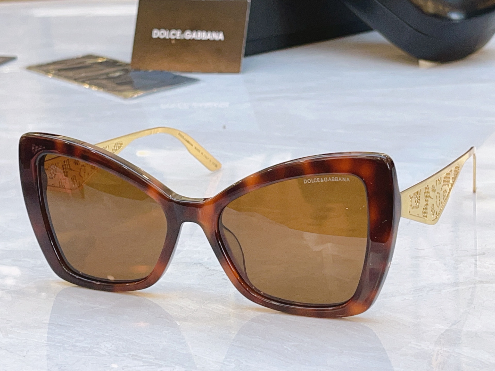，【DOLCE & GABBAN*】D*G新款太阳镜，MODEL：DG6691，SIZE：55口19-1
