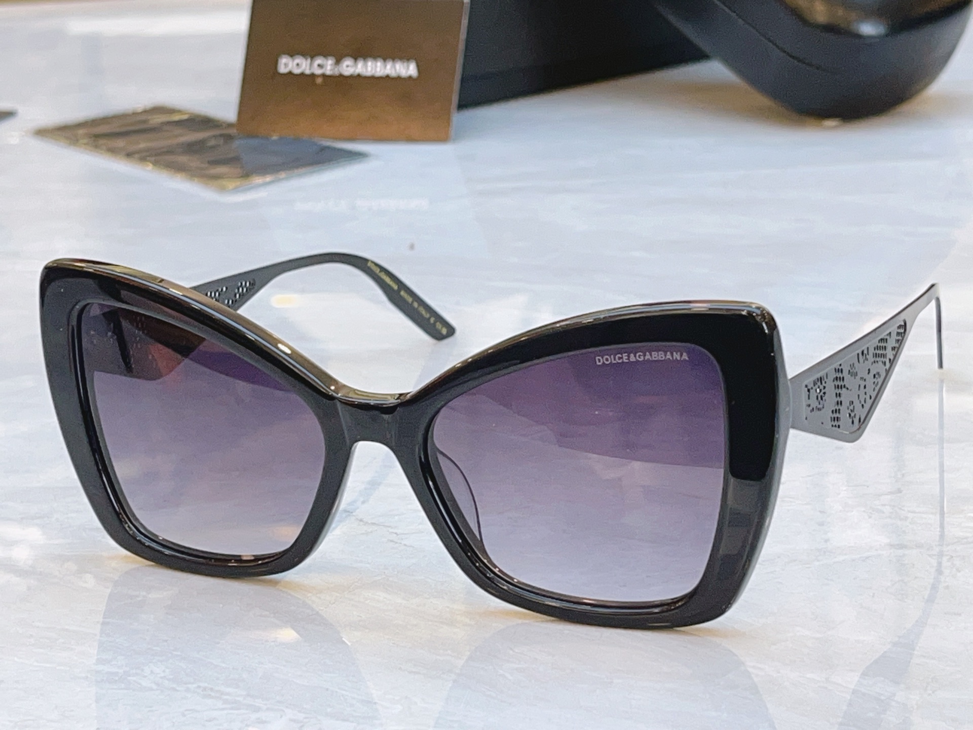 ，【DOLCE & GABBAN*】D*G新款太阳镜，MODEL：DG6691，SIZE：55口19-1