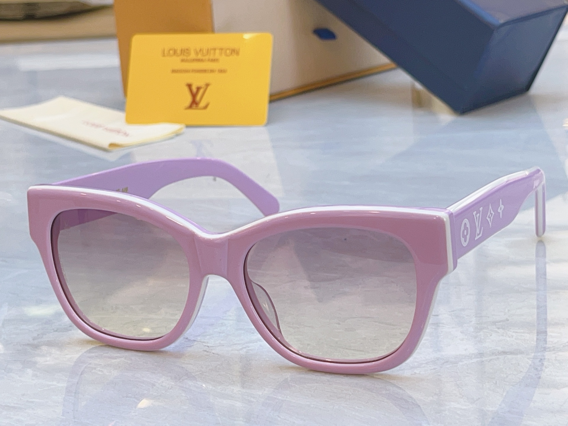 ，【LOUIS VUITTO*】路易*威登新款太阳镜，MODEL：Z2645U，SIZE：55口17-1