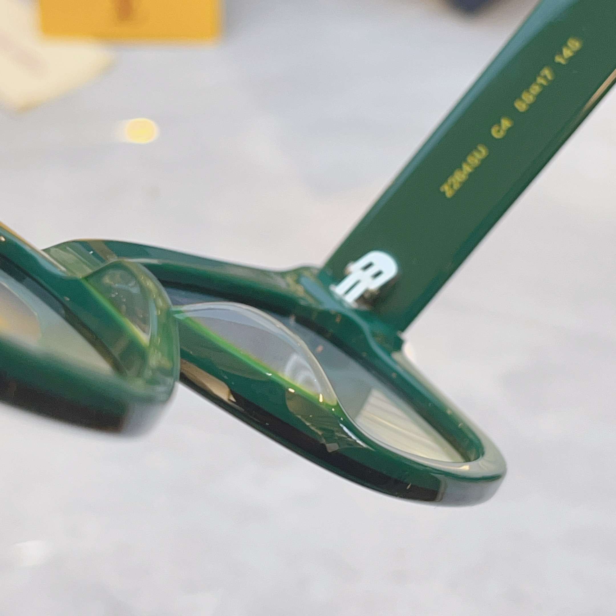 ，【LOUIS VUITTO*】路易*威登新款太阳镜，MODEL：Z2645U，SIZE：55口17-1