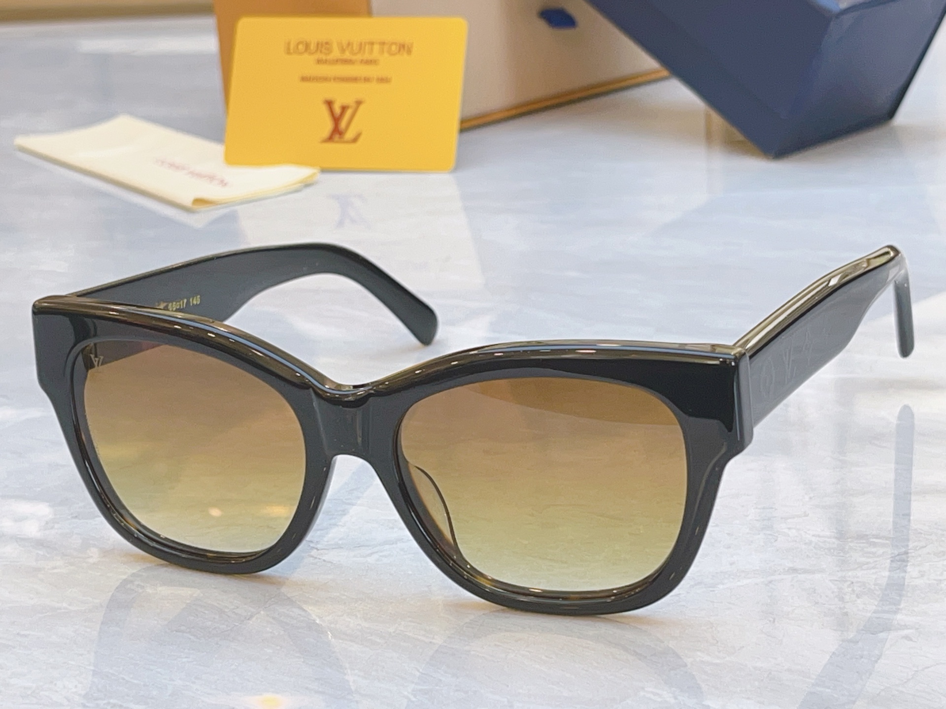 ，【LOUIS VUITTO*】路易*威登新款太阳镜，MODEL：Z2645U，SIZE：55口17-1