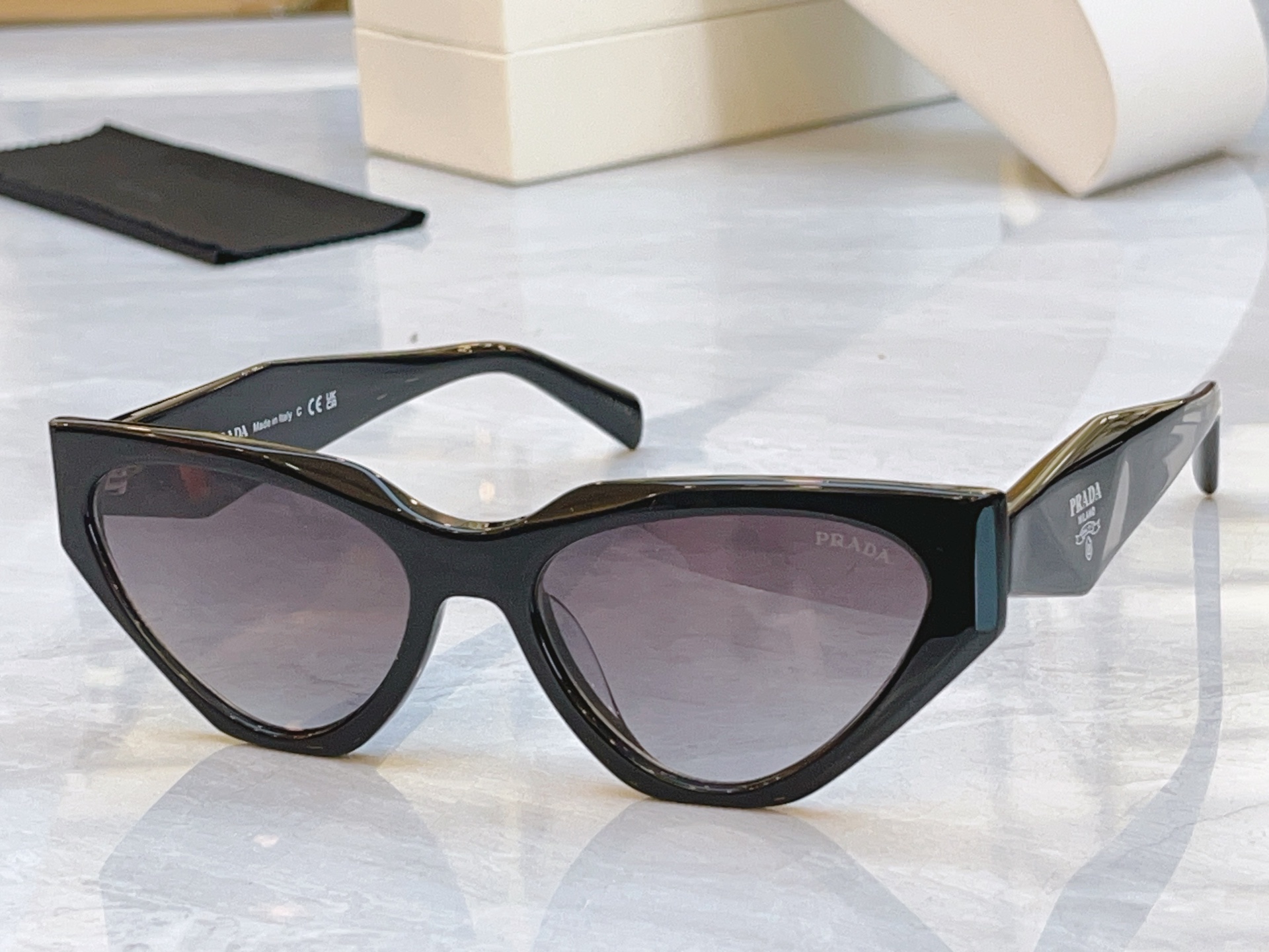 ，【PRAD*】普拉*达新款太阳镜，MODEL：PR C07V，SIZE：54口18-145