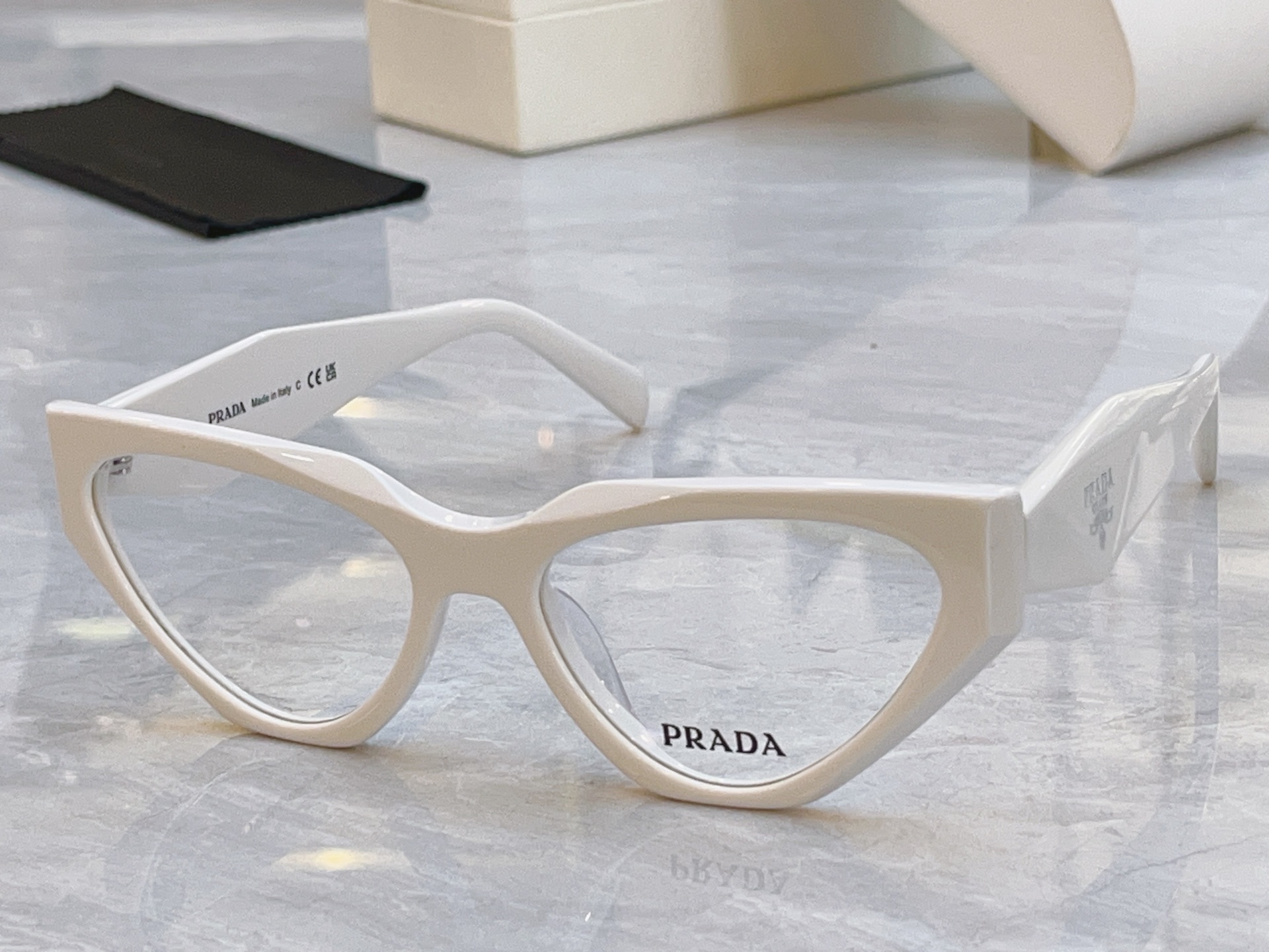 ，【PRAD*】普拉*达新款太阳镜，MODEL：PR C07V，SIZE：54口18-145