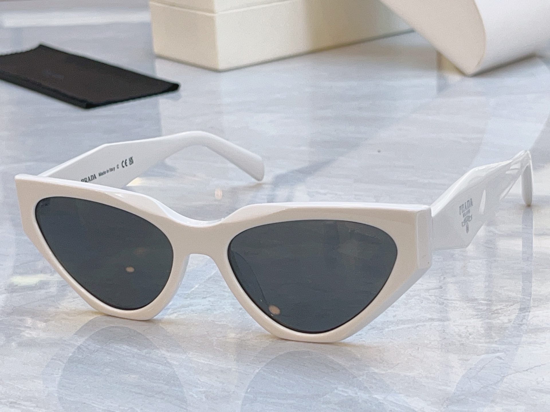 ，【PRAD*】普拉*达新款太阳镜，MODEL：PR C07V，SIZE：54口18-145