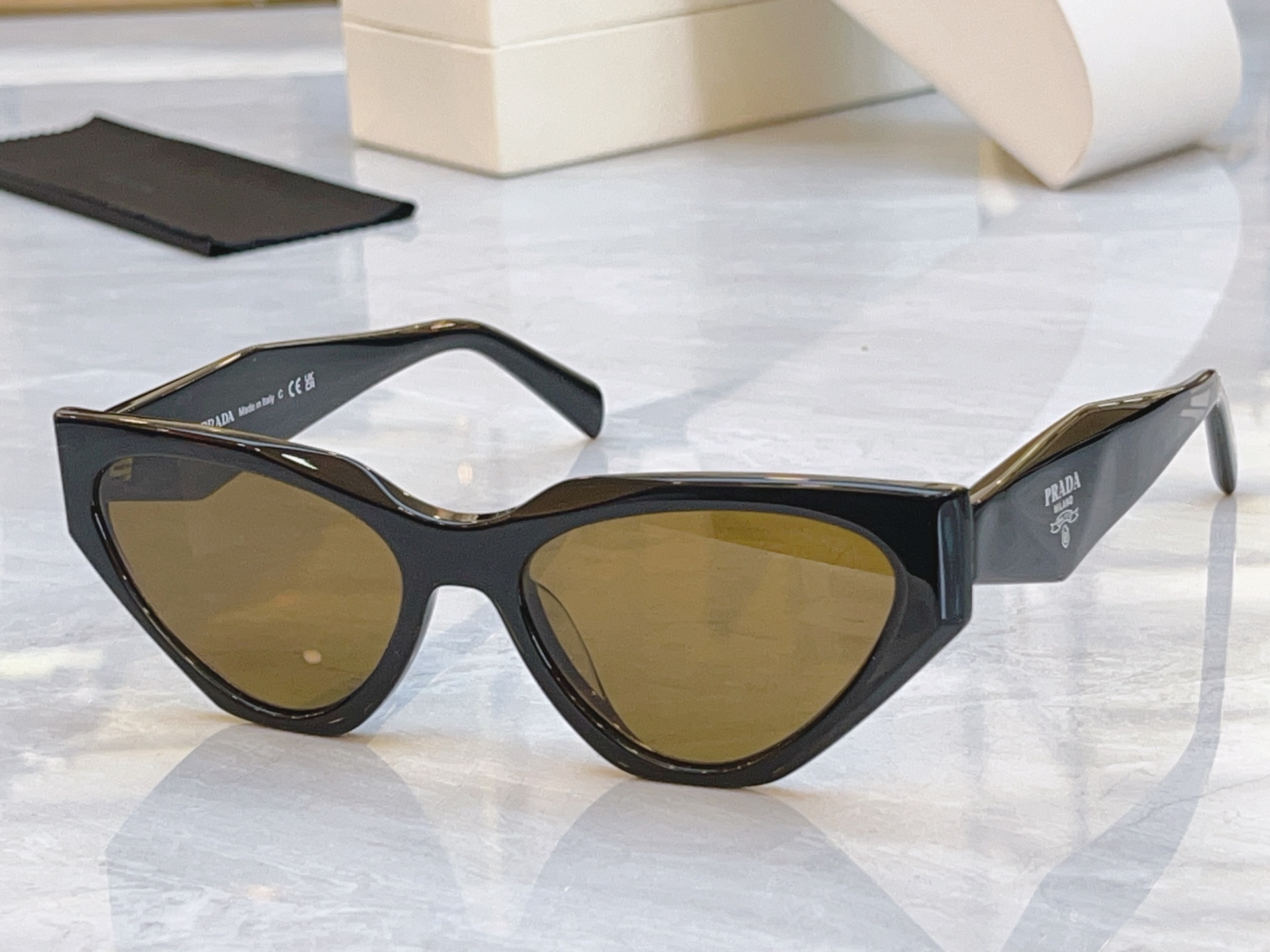 ，【PRAD*】普拉*达新款太阳镜，MODEL：PR C07V，SIZE：54口18-145