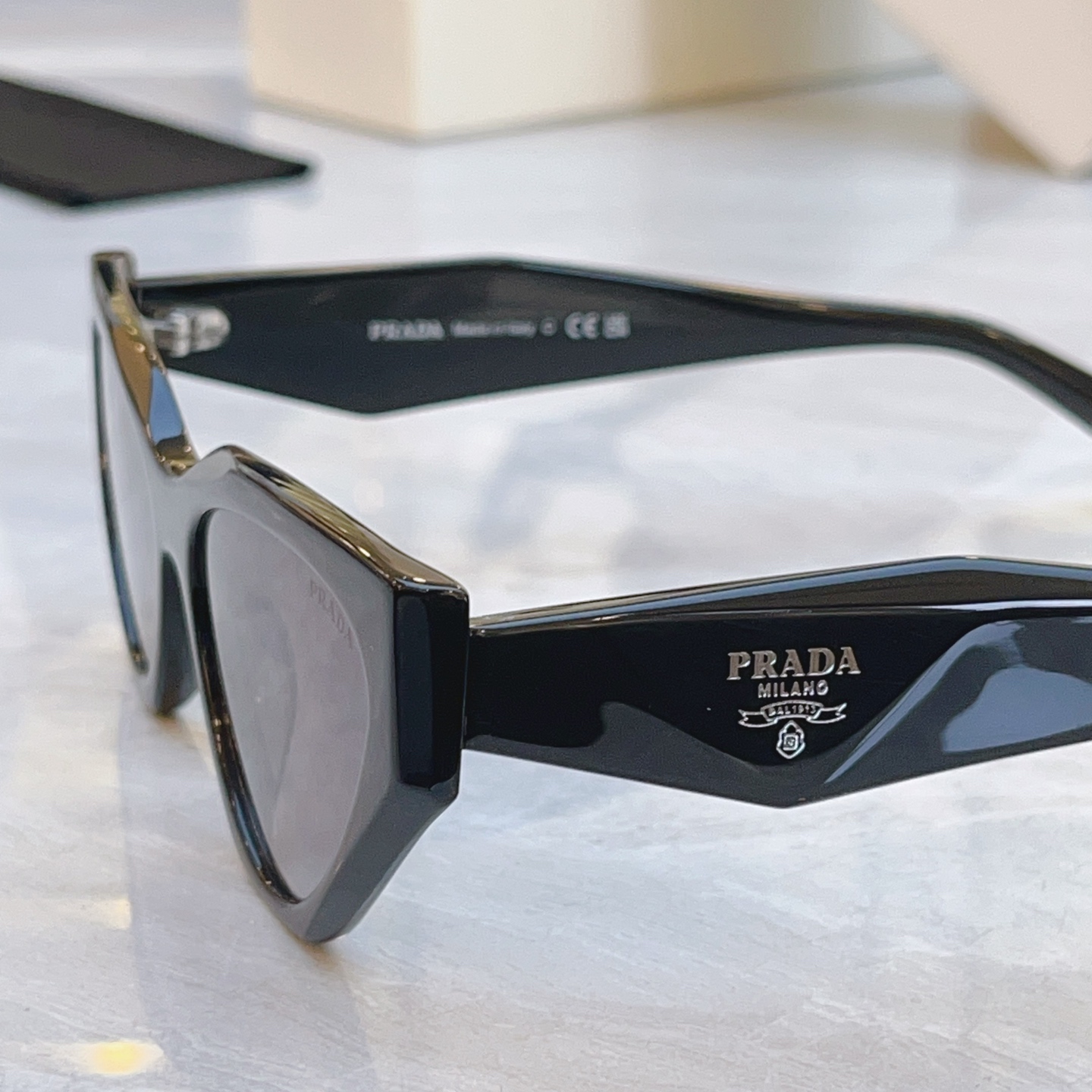 ，【PRAD*】普拉*达新款太阳镜，MODEL：PR C07V，SIZE：54口18-145