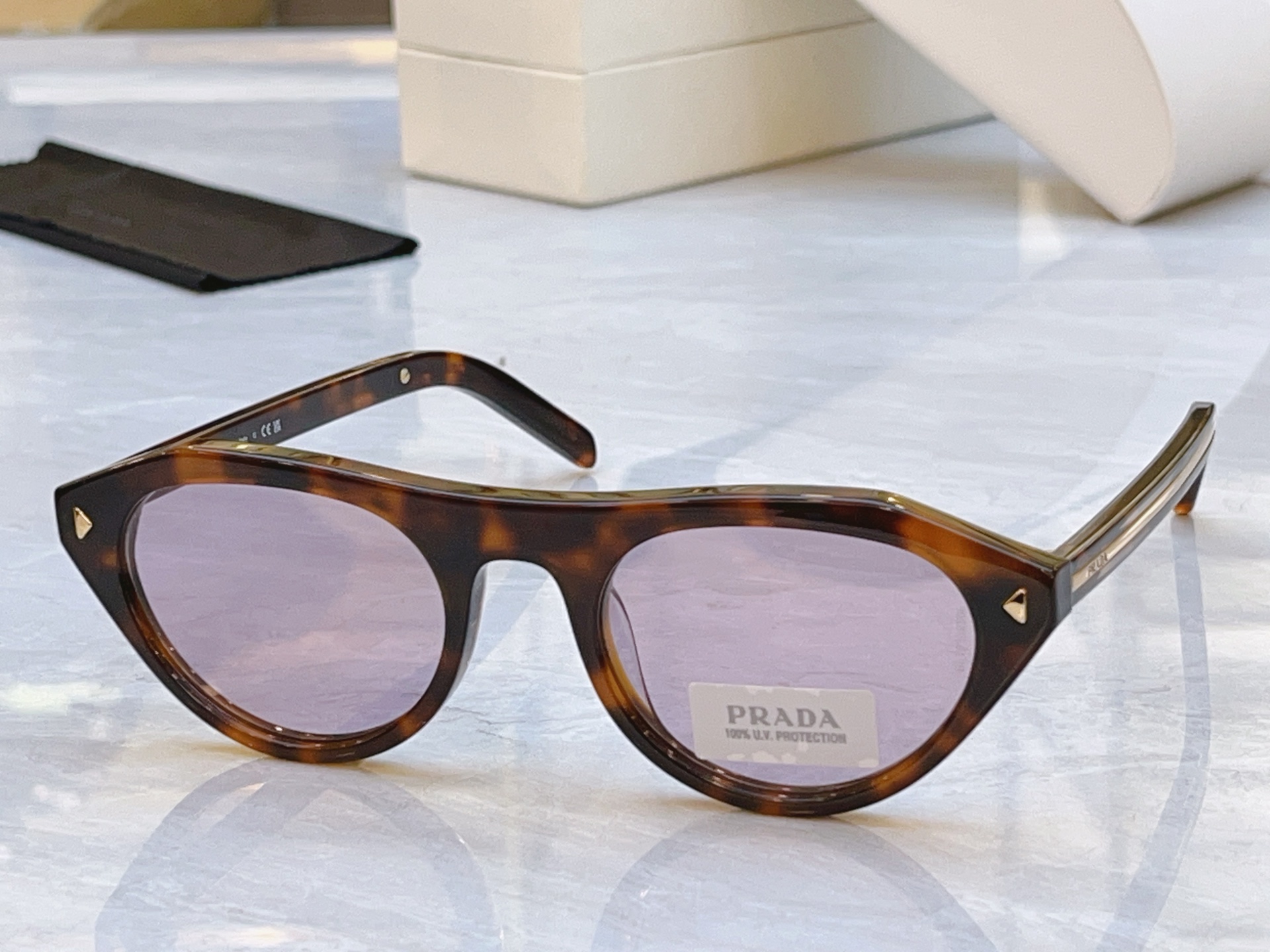 ，【PRAD*】普拉*达新款太阳镜，MODEL：SPR B15，SIZE：51口21-145