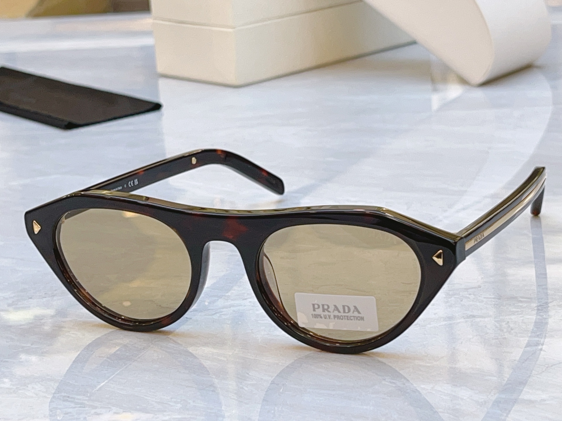 ，【PRAD*】普拉*达新款太阳镜，MODEL：SPR B15，SIZE：51口21-145