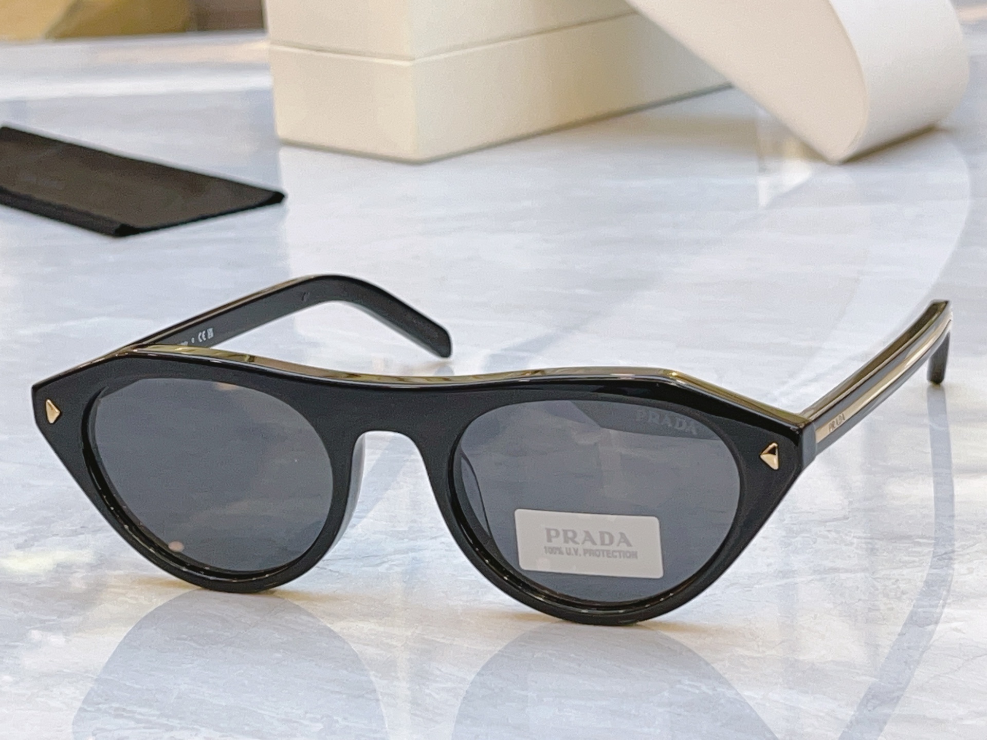 ，【PRAD*】普拉*达新款太阳镜，MODEL：SPR B15，SIZE：51口21-145