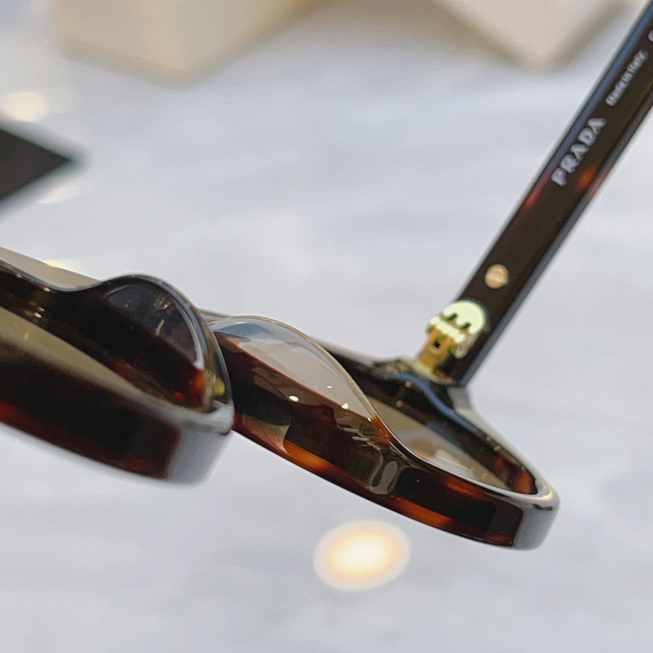 ，【PRAD*】普拉*达新款太阳镜，MODEL：SPR B15，SIZE：51口21-145