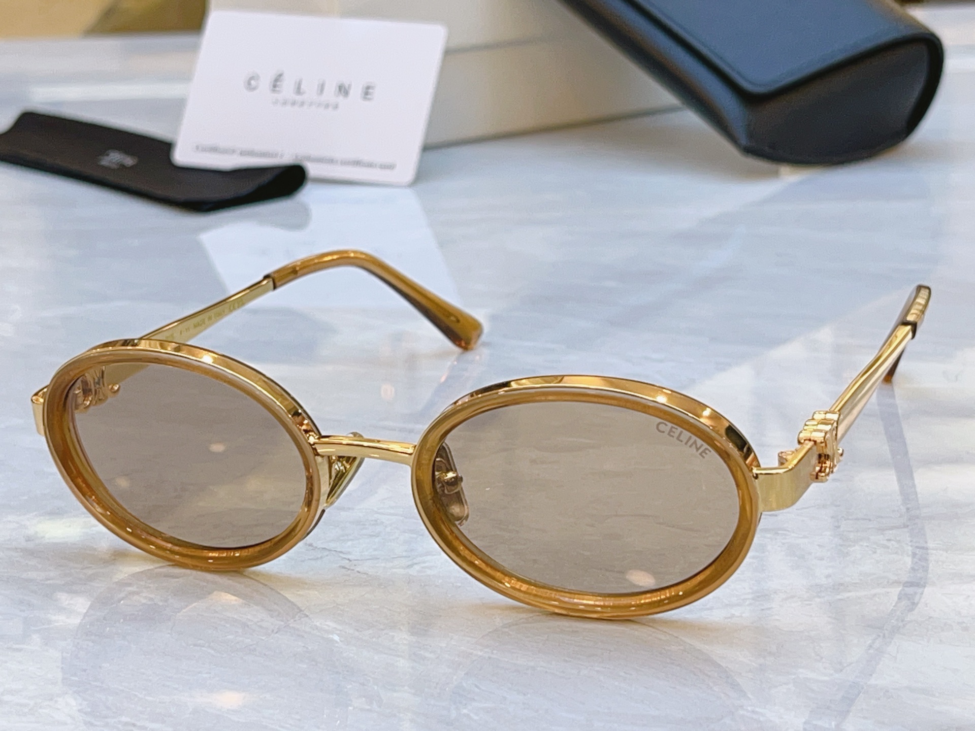 ，【CELIN*】赛*琳新款太阳镜， MODEL:CL42138U，SIZE: 52口22-143