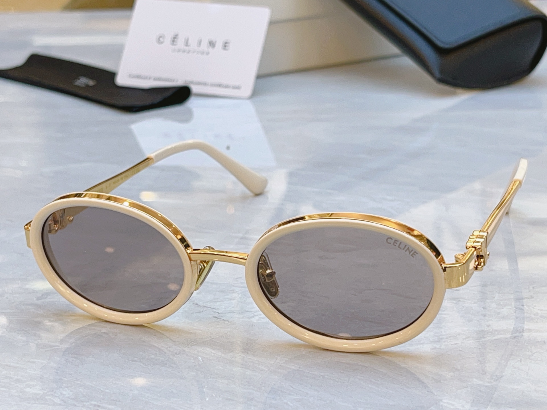 ，【CELIN*】赛*琳新款太阳镜， MODEL:CL42138U，SIZE: 52口22-143