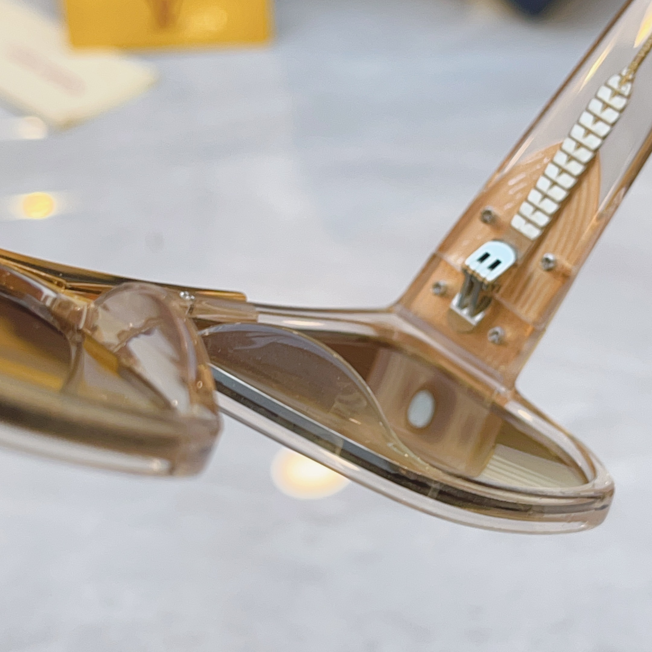 ，【LOUIS VUITTO*】路易*威登新款太阳镜，MODEL：Z2723U，SIZE：59口18-1