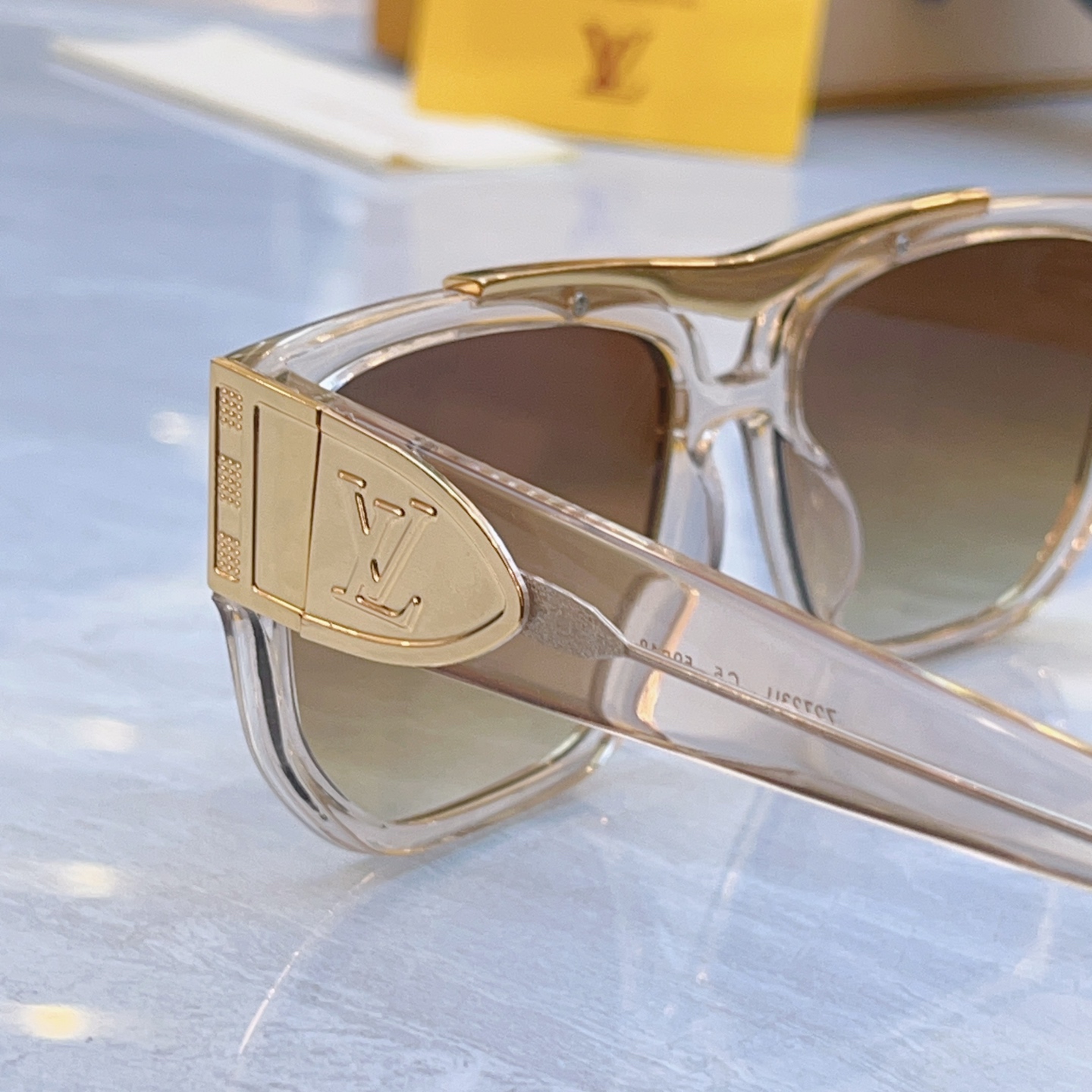，【LOUIS VUITTO*】路易*威登新款太阳镜，MODEL：Z2723U，SIZE：59口18-1