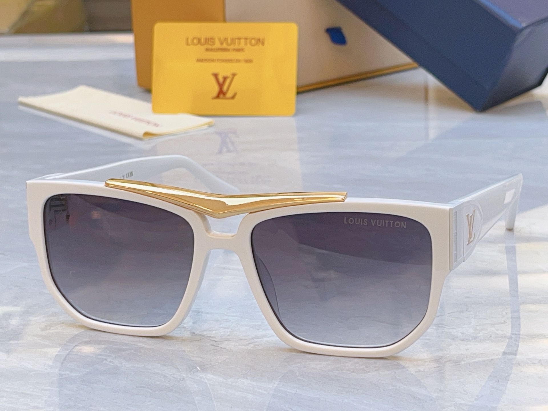 ，【LOUIS VUITTO*】路易*威登新款太阳镜，MODEL：Z2723U，SIZE：59口18-1