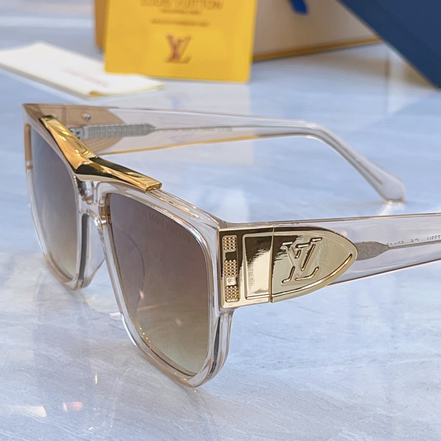 ，【LOUIS VUITTO*】路易*威登新款太阳镜，MODEL：Z2723U，SIZE：59口18-1