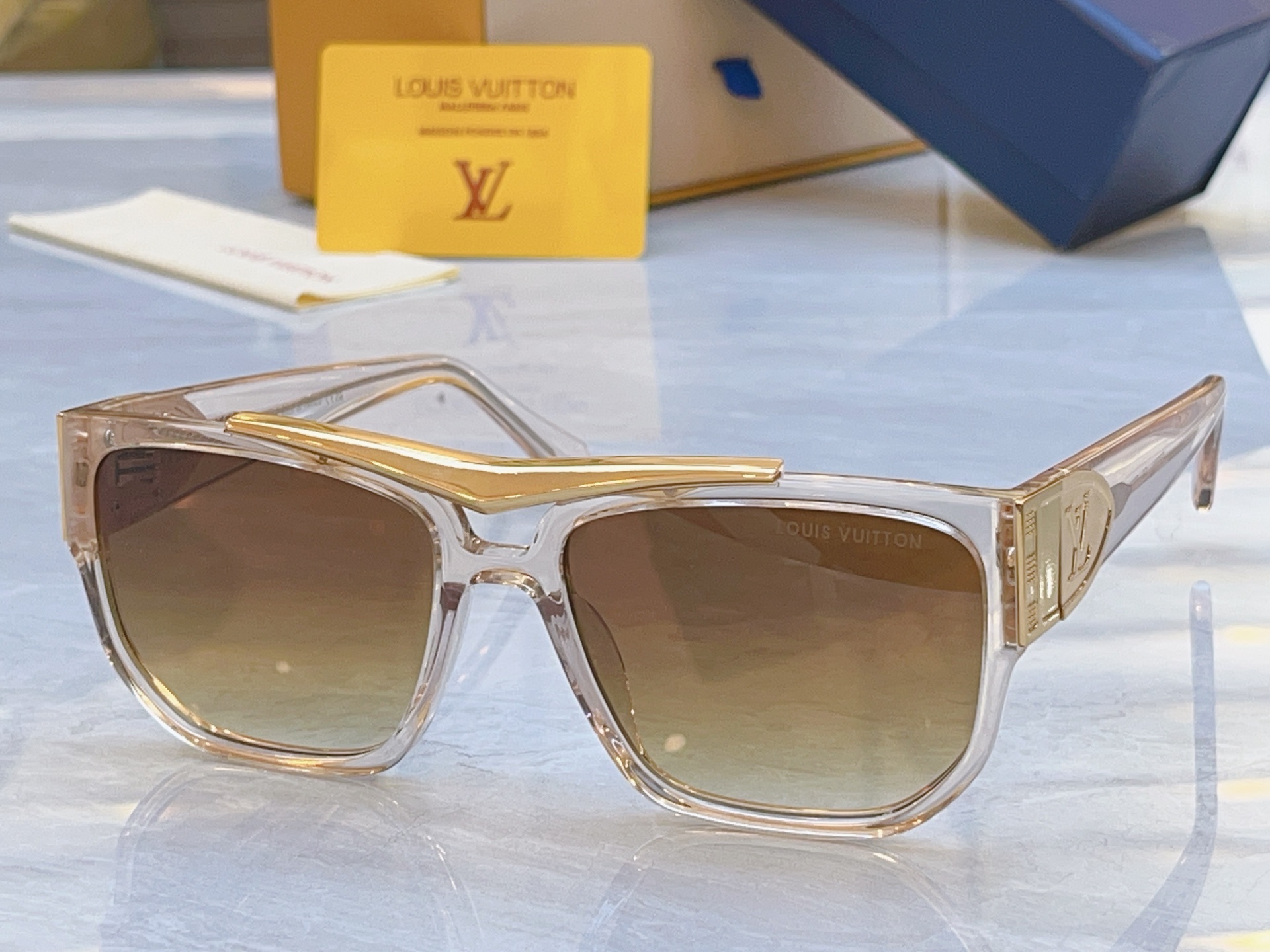 ，【LOUIS VUITTO*】路易*威登新款太阳镜，MODEL：Z2723U，SIZE：59口18-1