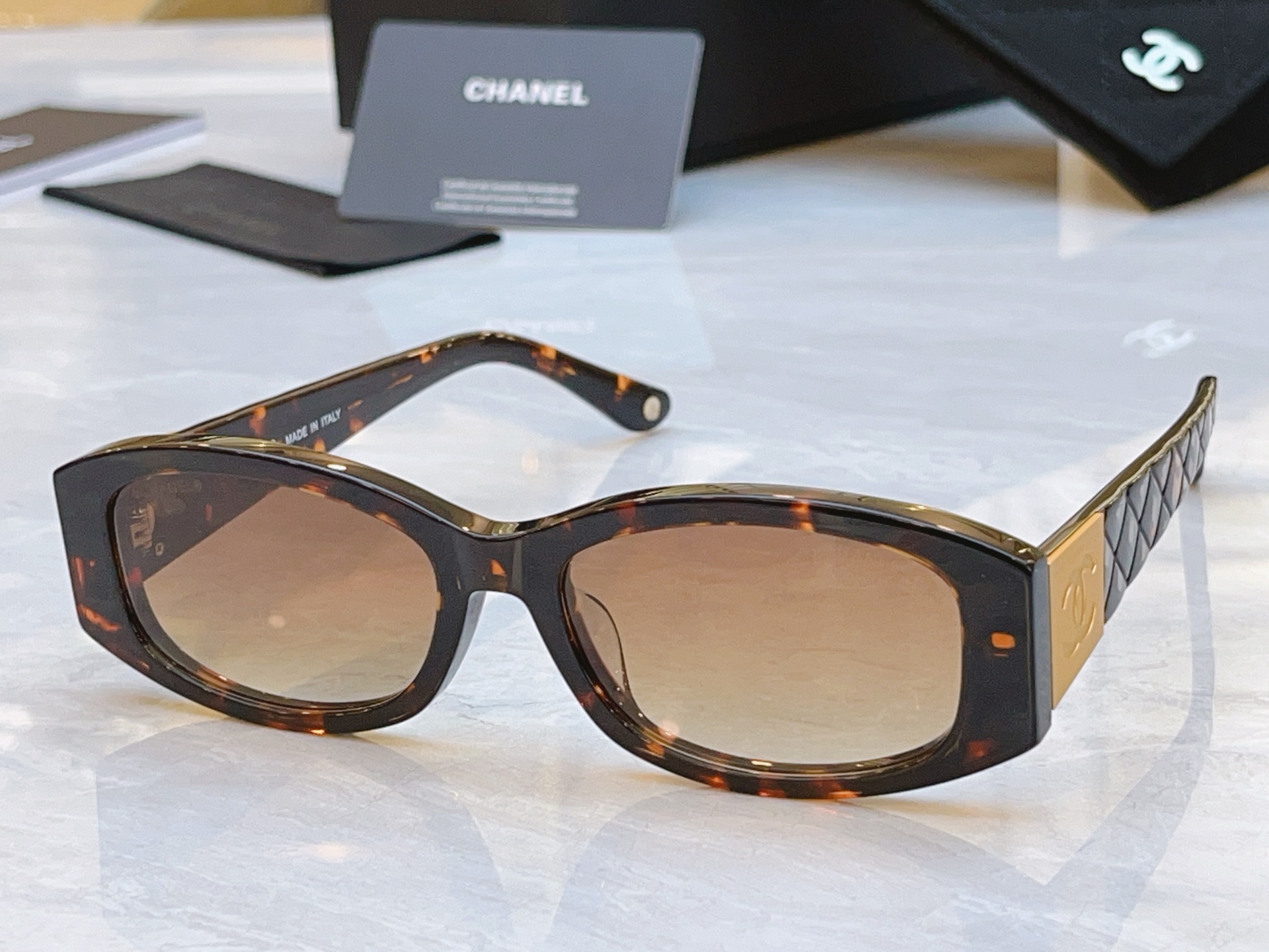 ，【CHANE*】香奈儿新款太阳镜，MODEL：C74573，SIZE：52口18-145