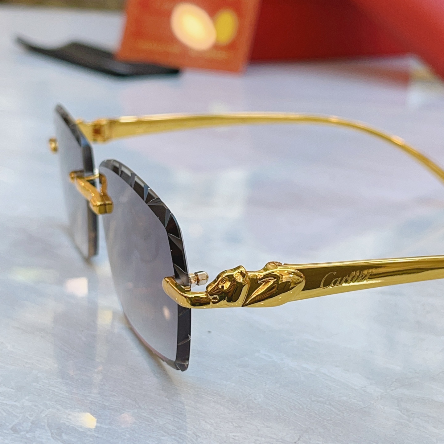 ，【CARTIE*】卡地*亚新款太阳镜 钛架，Mod:CT0913S，Size:57口17-135
