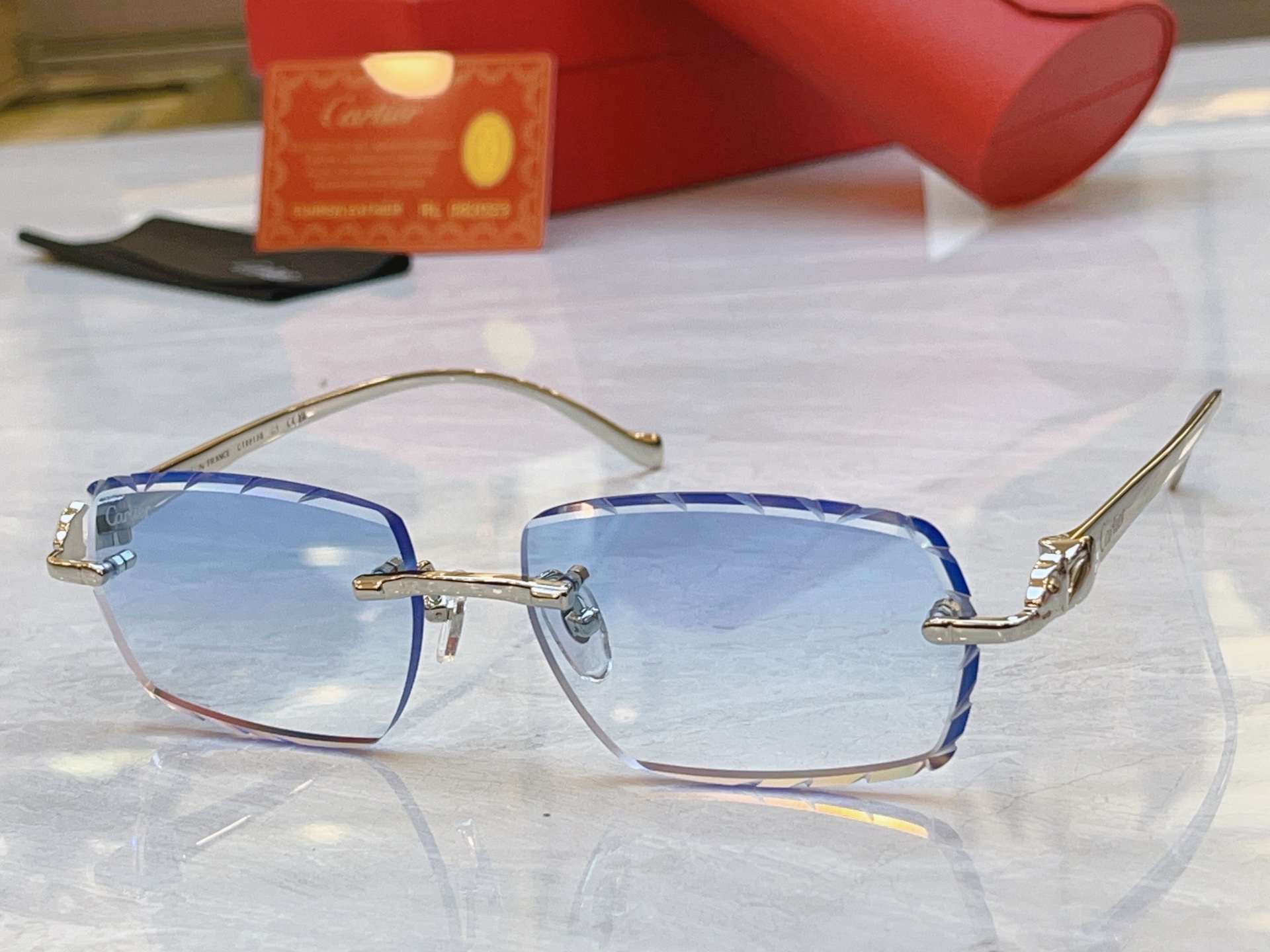 ，【CARTIE*】卡地*亚新款太阳镜 钛架，Mod:CT0913S，Size:57口17-135