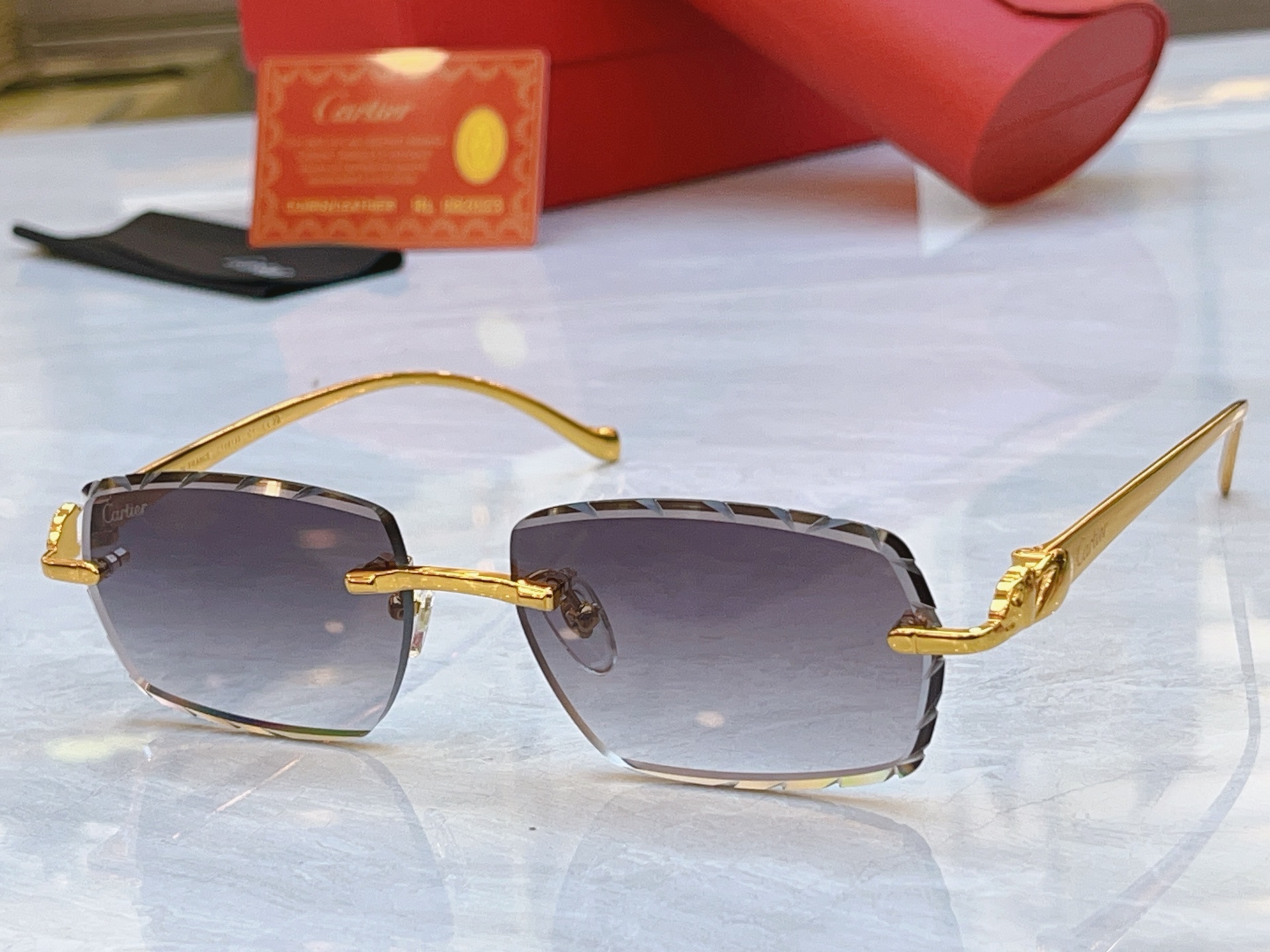 ，【CARTIE*】卡地*亚新款太阳镜 钛架，Mod:CT0913S，Size:57口17-135