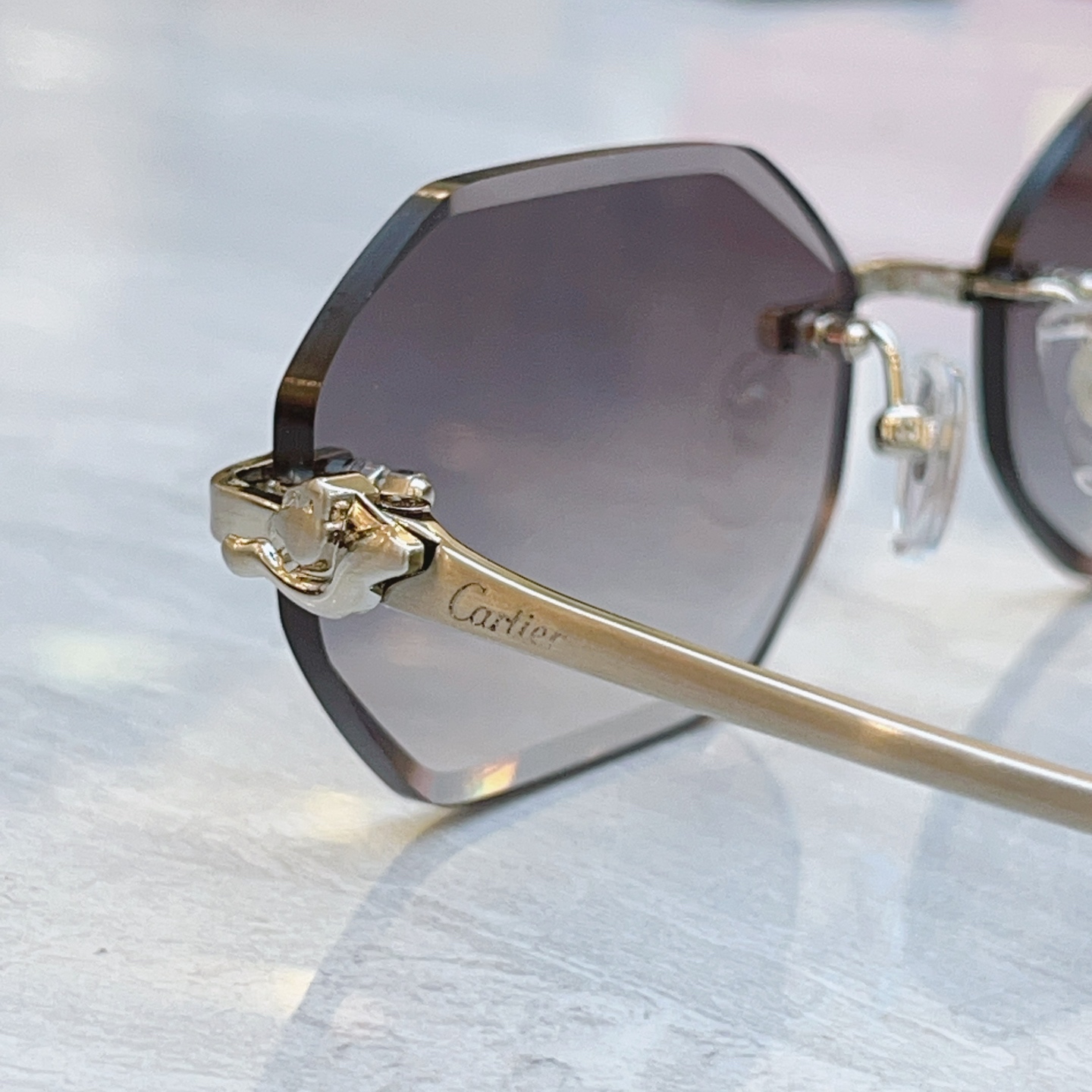 ，【CARTIE*】卡地*亚新款太阳镜 钛架，Mod:CT0922S，Size:57口18-142