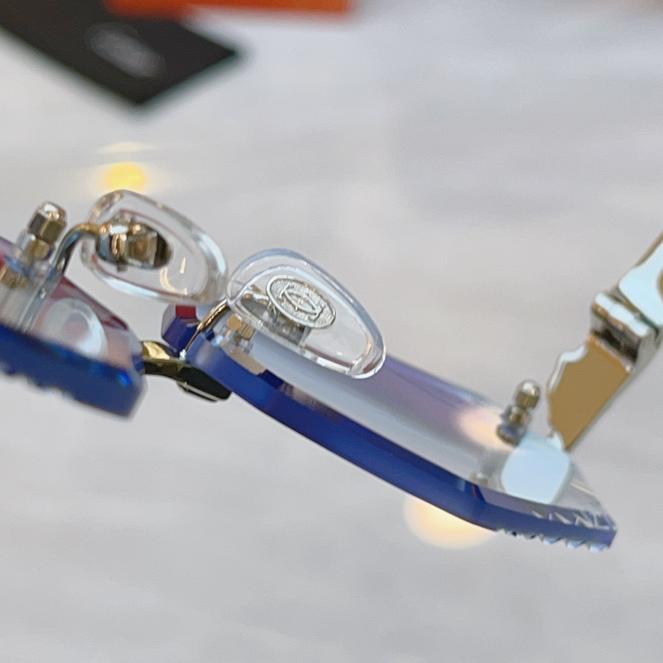 ，【CARTIE*】卡地*亚新款太阳镜 钛架，Mod:CT0914S，Size:57口17-135