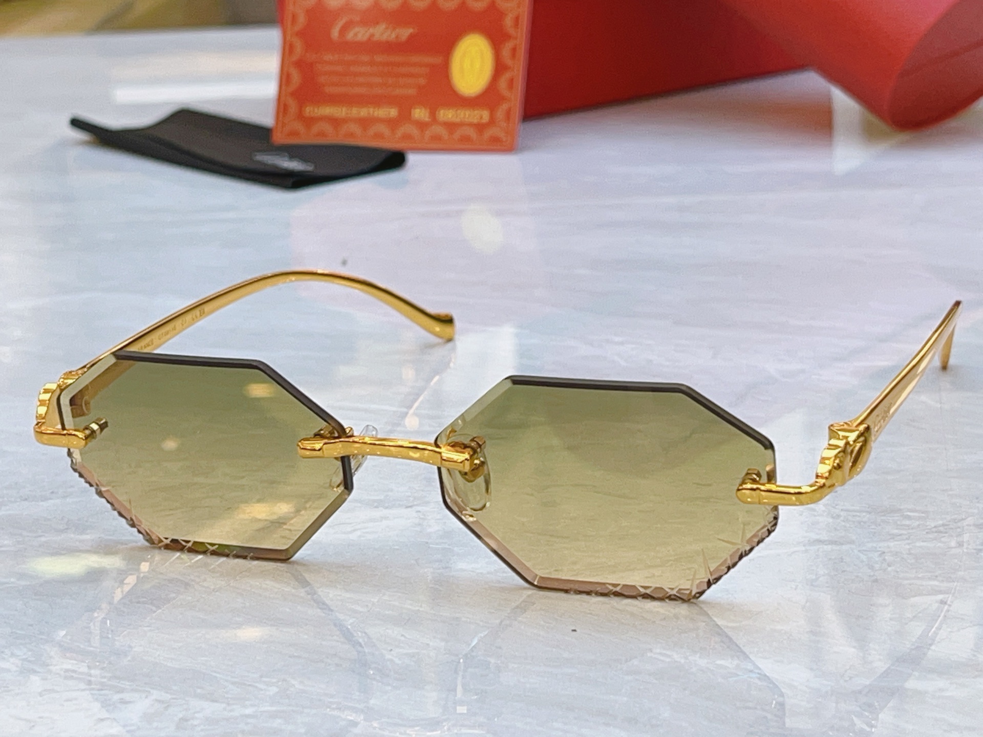 ，【CARTIE*】卡地*亚新款太阳镜 钛架，Mod:CT0914S，Size:57口17-135