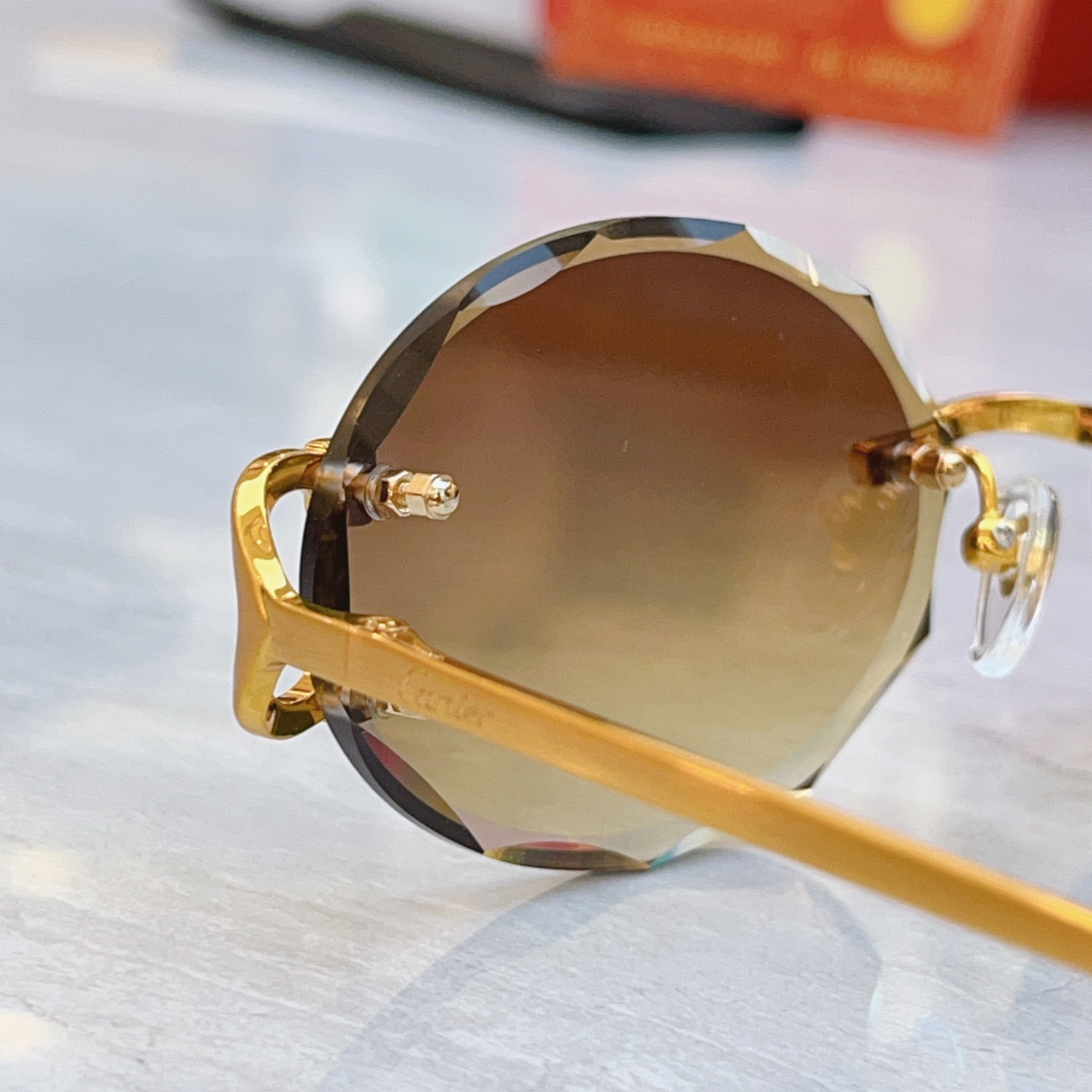 ，【CARTIE*】卡地*亚新款太阳镜 钛架，Mod:CT0911S，Size:56口17-140