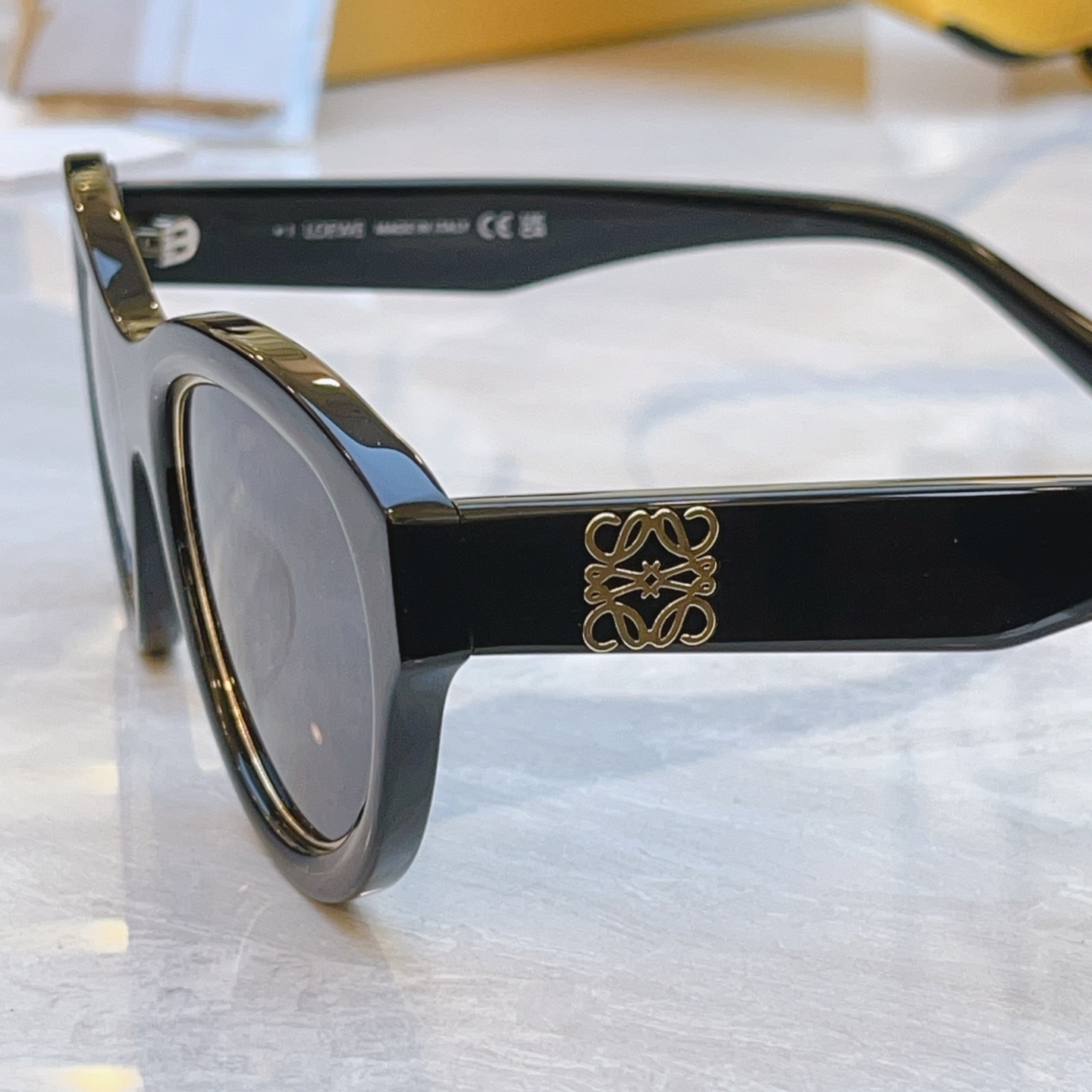 ，【LOEW*】罗意*威新款太阳镜，MODEL：LW40182I，SIZE：53口19-140