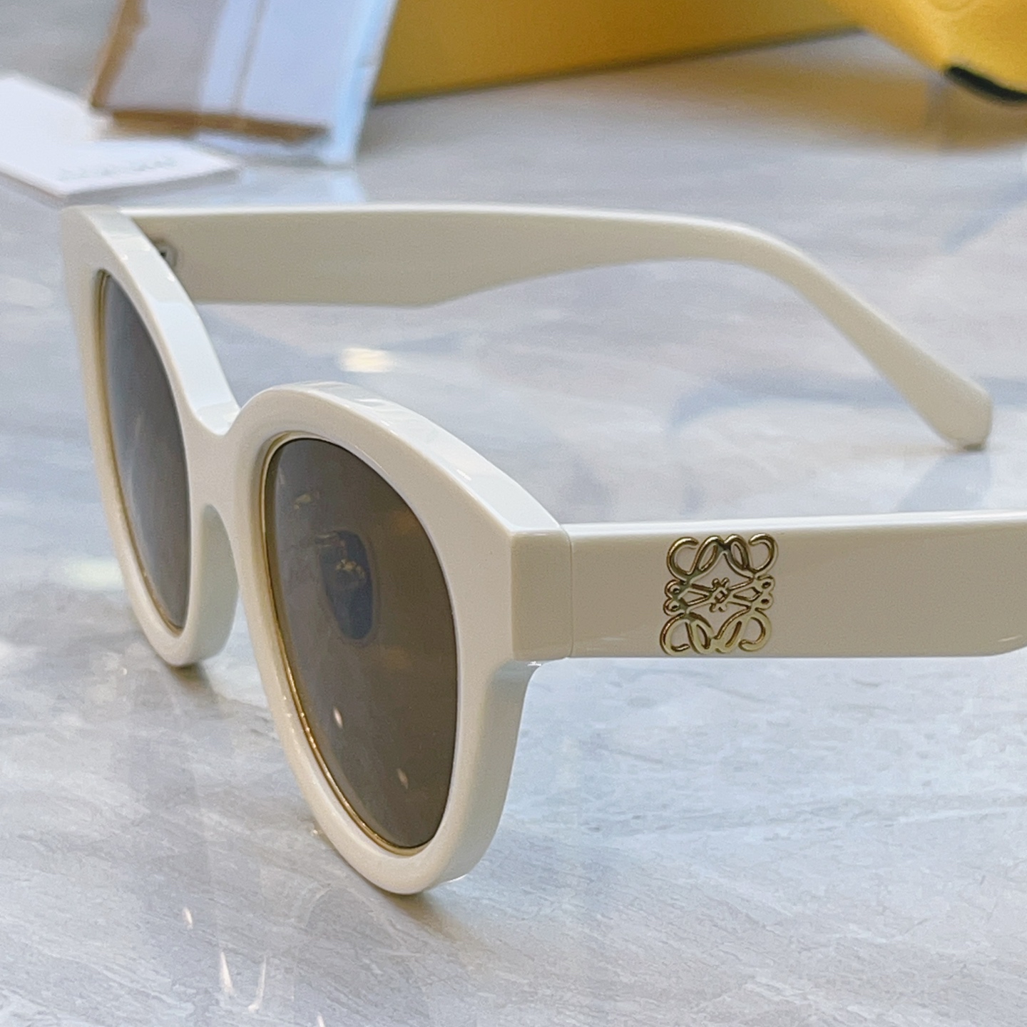 ，【LOEW*】罗意*威新款太阳镜，MODEL：LW40183I，SIZE：51口20-140