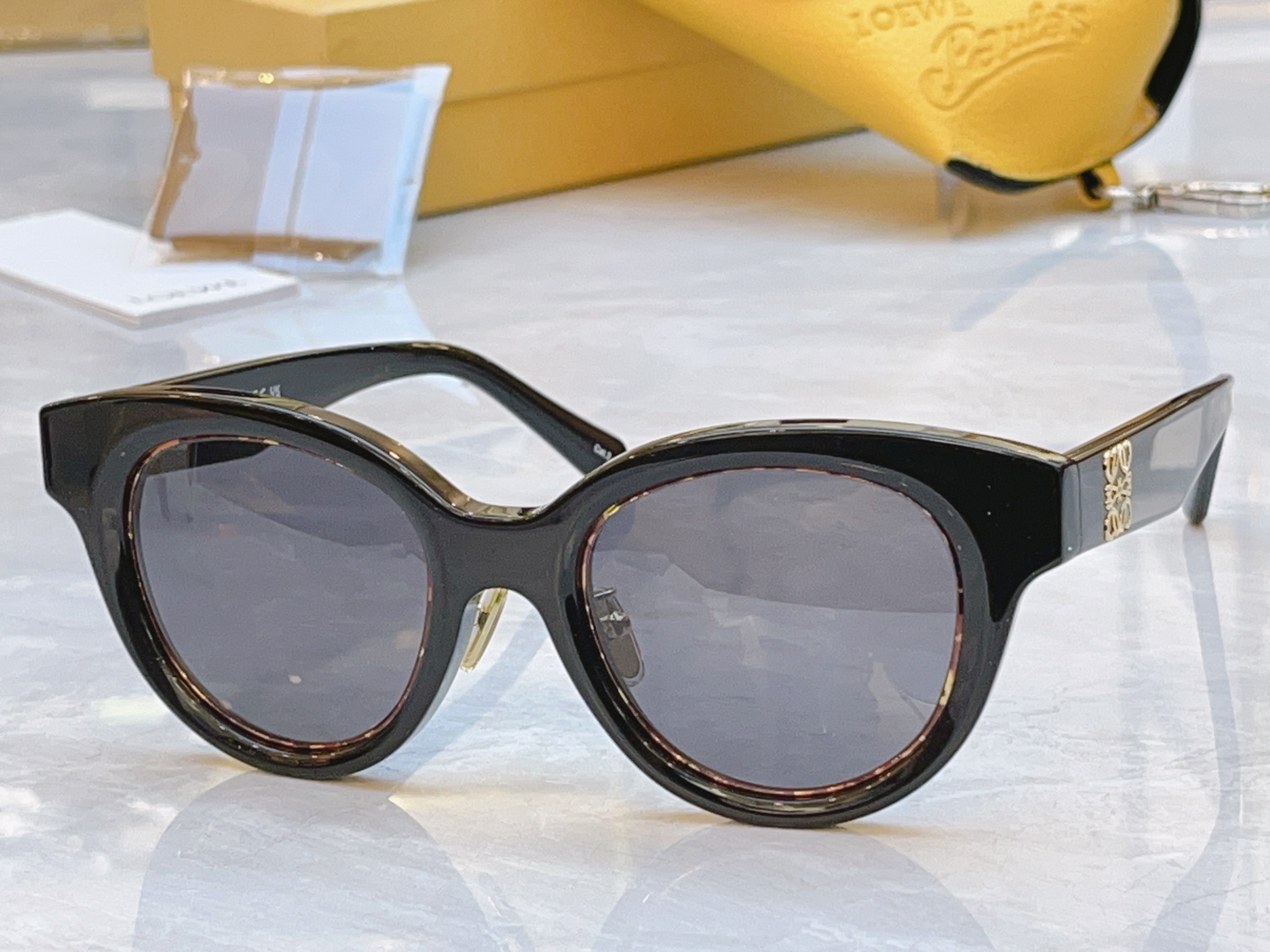 ，【LOEW*】罗意*威新款太阳镜，MODEL：LW40183I，SIZE：51口20-140