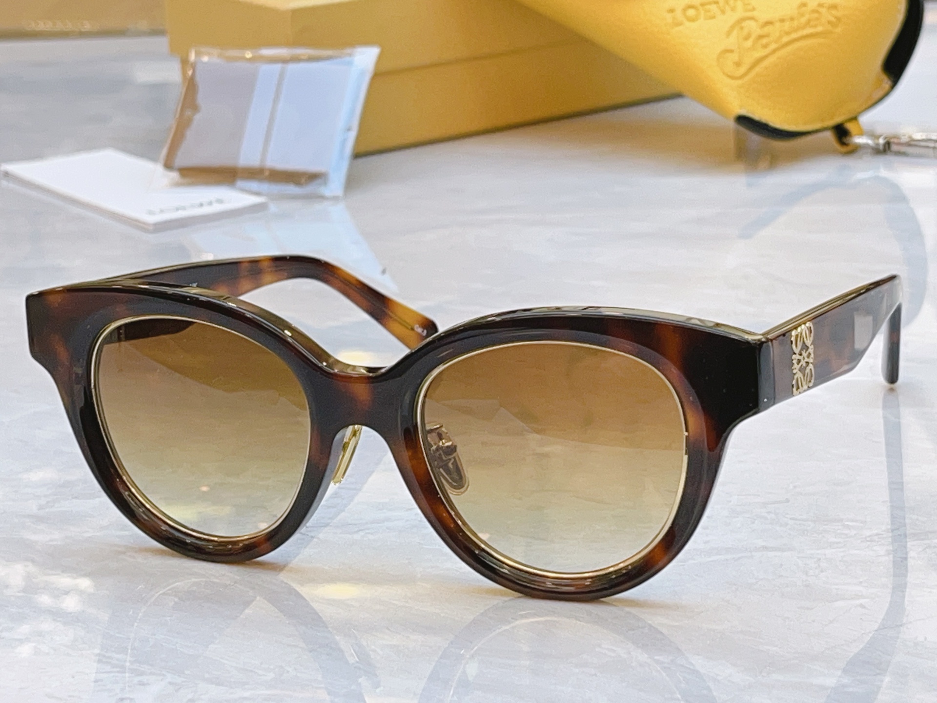 ，【LOEW*】罗意*威新款太阳镜，MODEL：LW40183I，SIZE：51口20-140