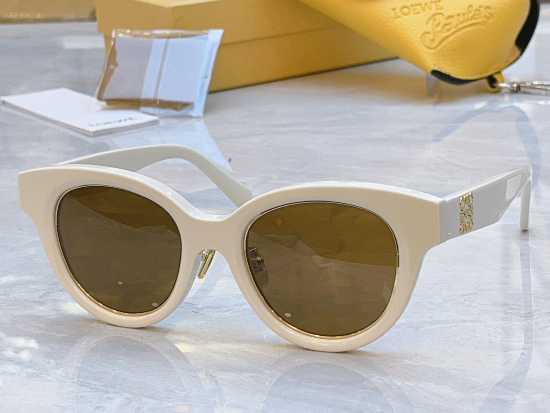 ，【LOEW*】罗意*威新款太阳镜，MODEL：LW40183I，SIZE：51口20-140