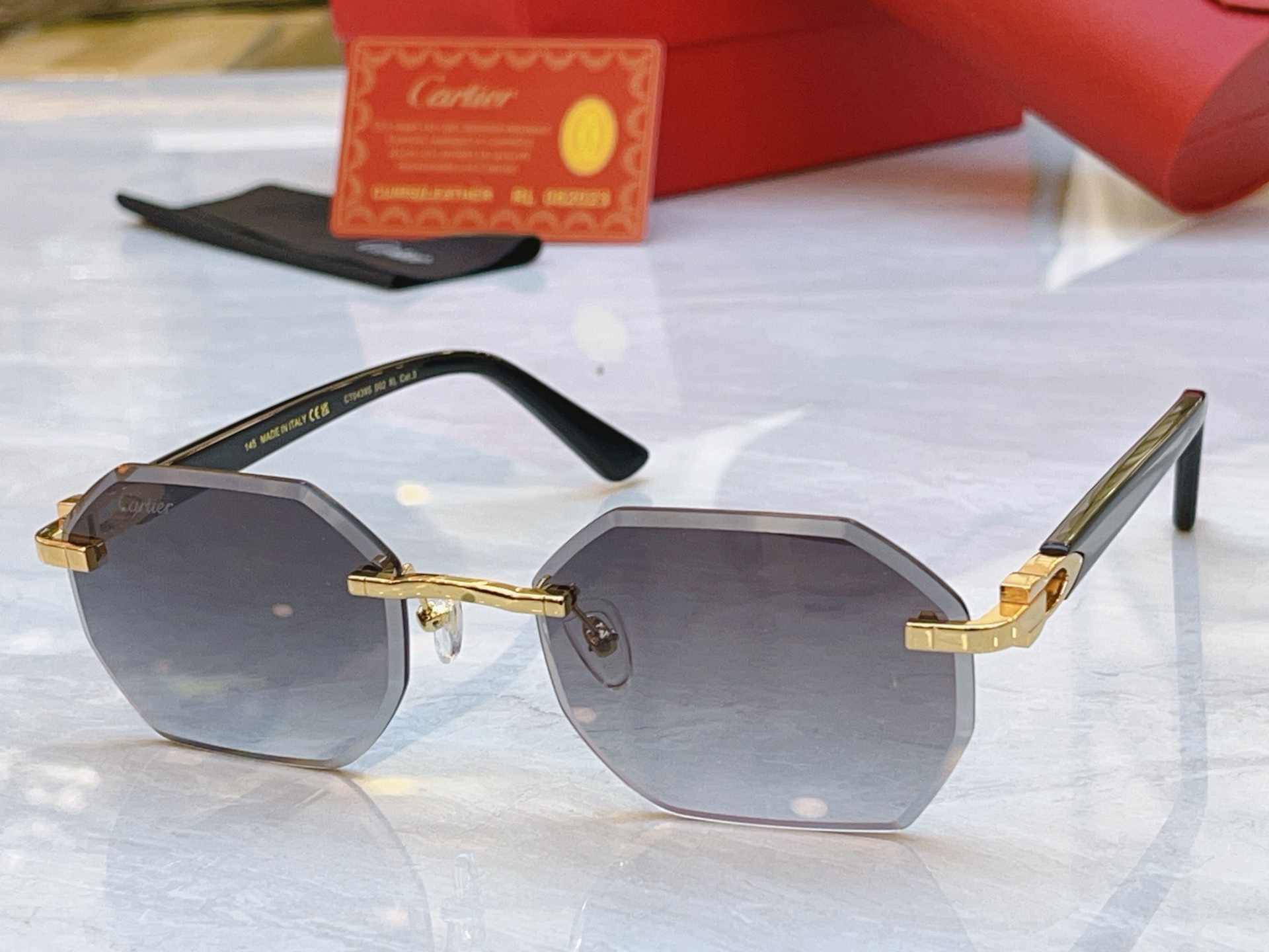 ，【CARTIE*】卡地*亚新款太阳镜，Mod:CT0493S，Size:57口21-145