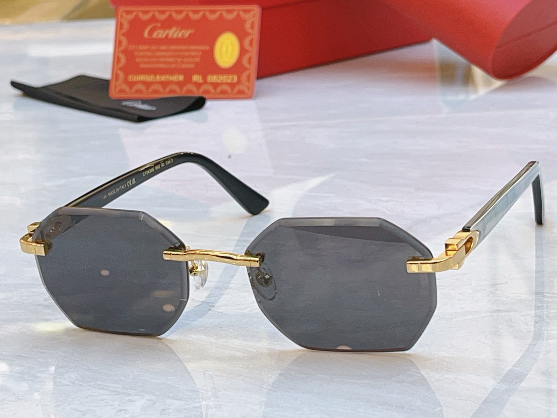 ，【CARTIE*】卡地*亚新款太阳镜，Mod:CT0493S，Size:57口21-145