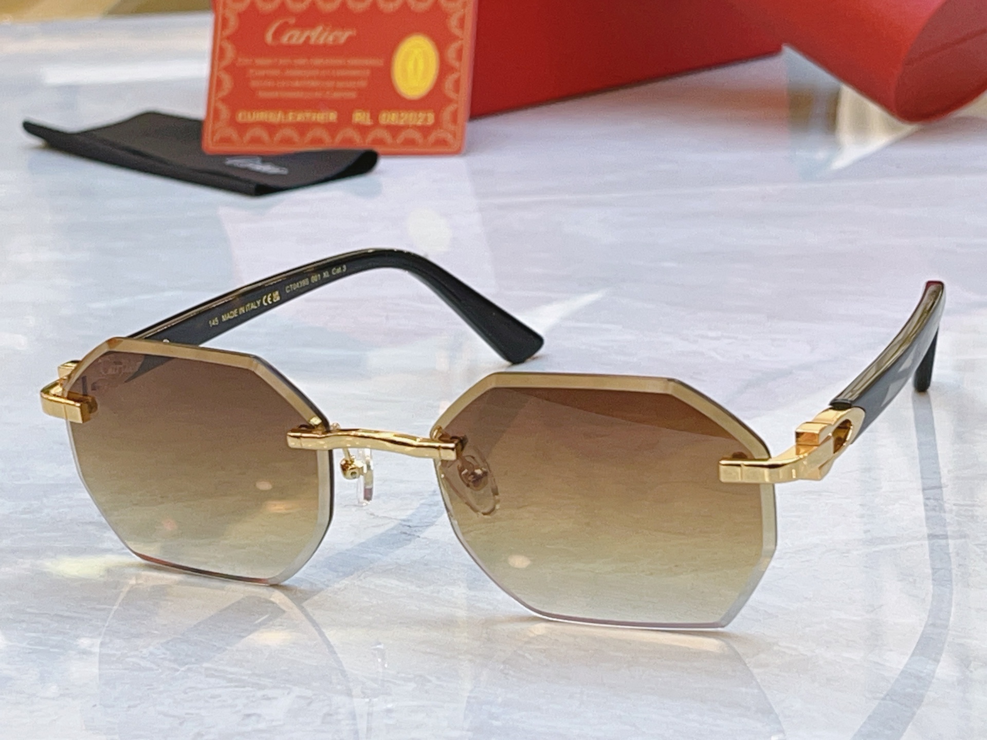 ，【CARTIE*】卡地*亚新款太阳镜，Mod:CT0493S，Size:57口21-145