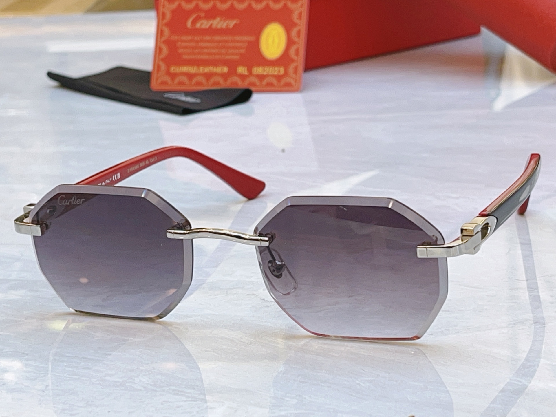 ，【CARTIE*】卡地*亚新款太阳镜，Mod:CT0493S，Size:57口21-145