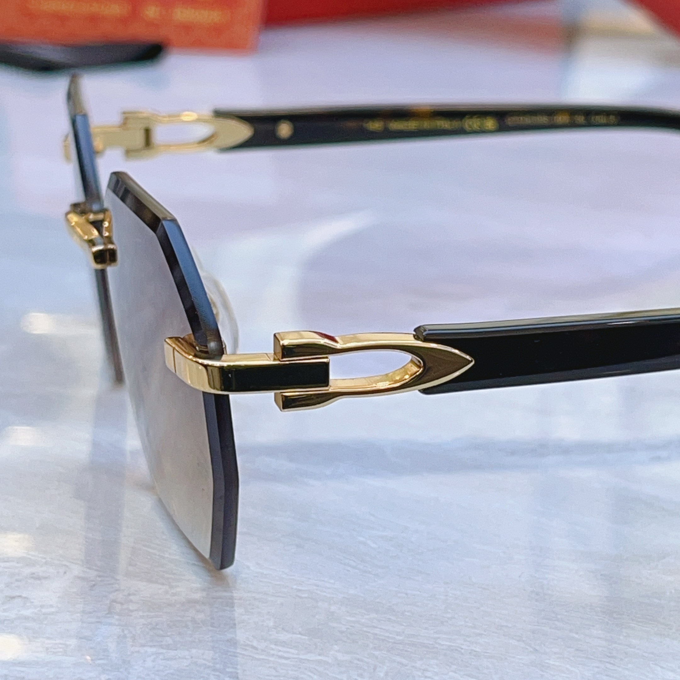 ，【CARTIE*】卡地*亚新款太阳镜，Mod:CT0493S，Size:57口21-145