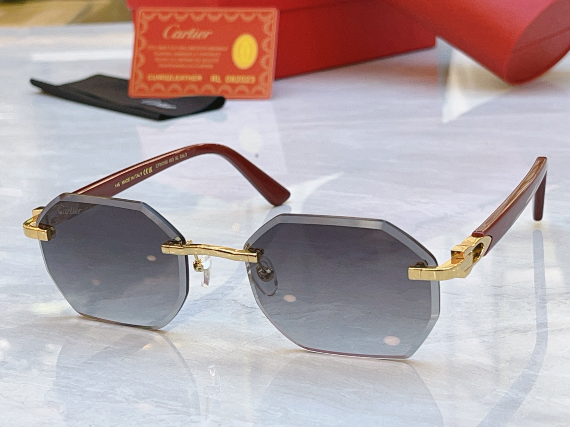 ，【CARTIE*】卡地*亚新款太阳镜，Mod:CT0493S，Size:57口21-145